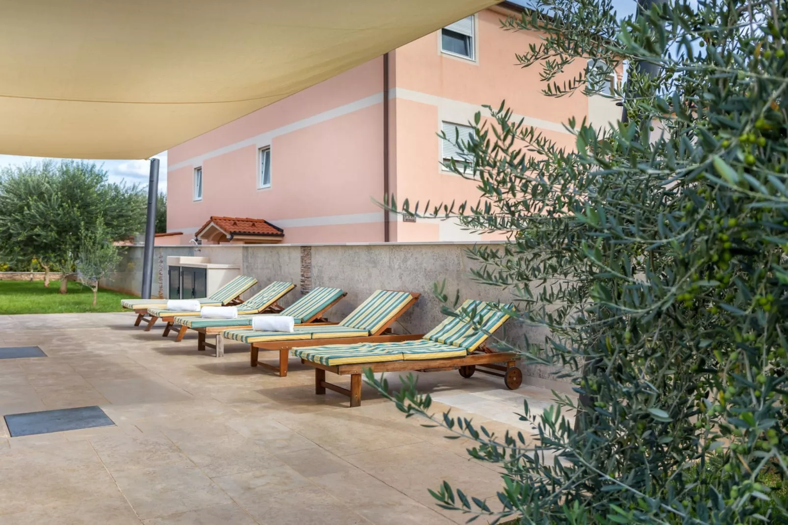 Villa Gigetto with Private Pool and Big Garden-Buitenlucht