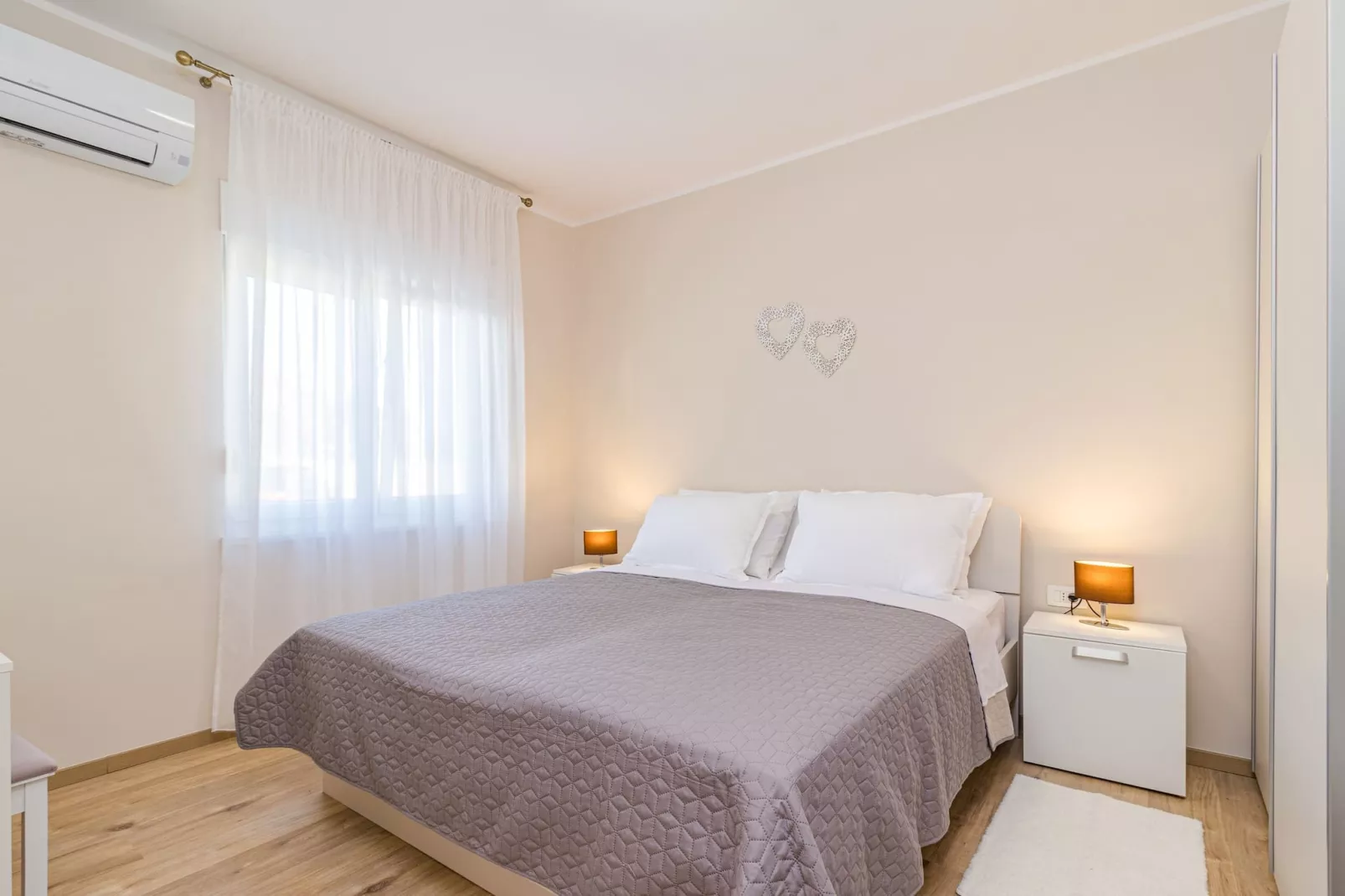 Salvia - Modern, Elegant Apartment (Rosemary)-Slaapkamer