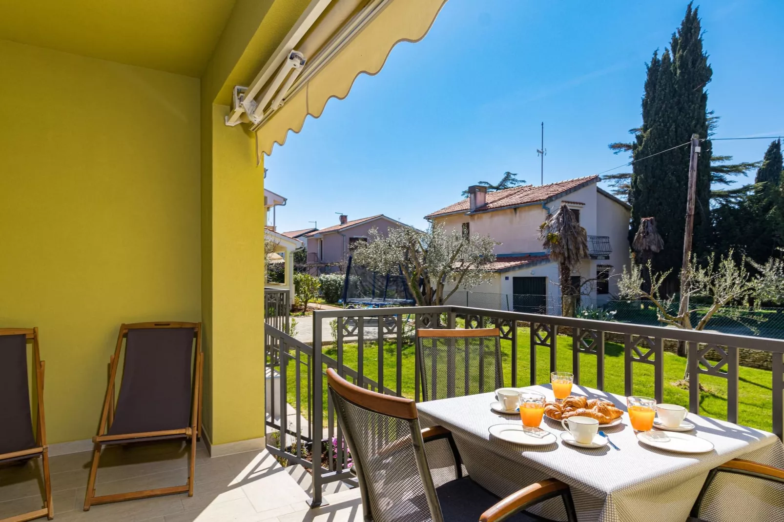 Salvia - Modern, Elegant Apartment (Rosemary)-Terras
