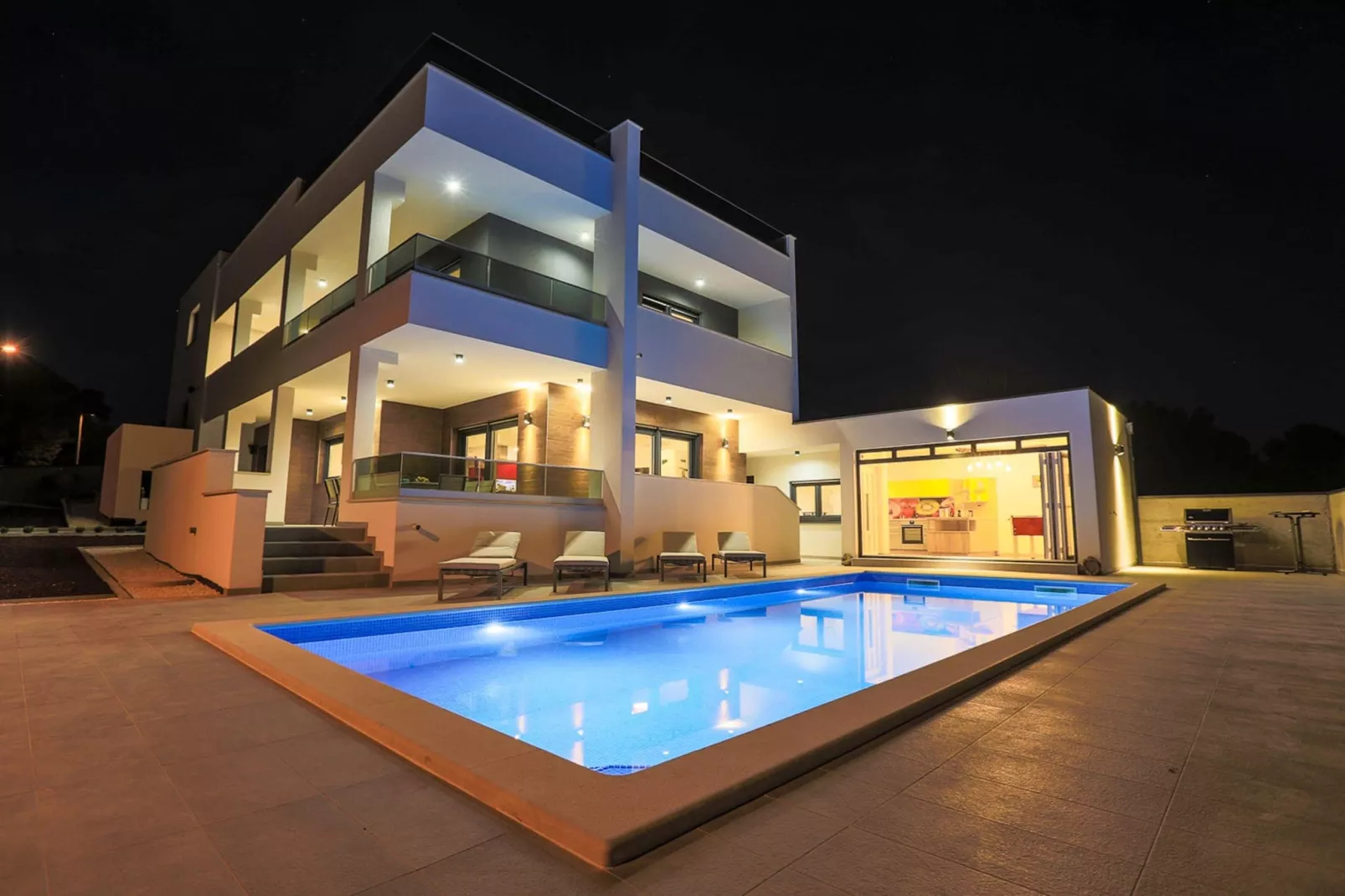 Villa Histra - Private Pool, Sea View, 5 Bedrooms-Buitenkant zomer