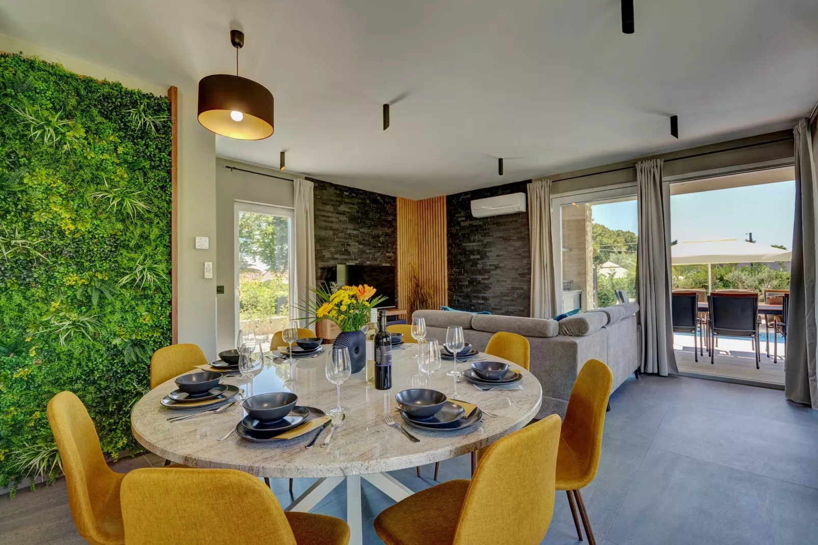 Villa Pieron-Eetkamer