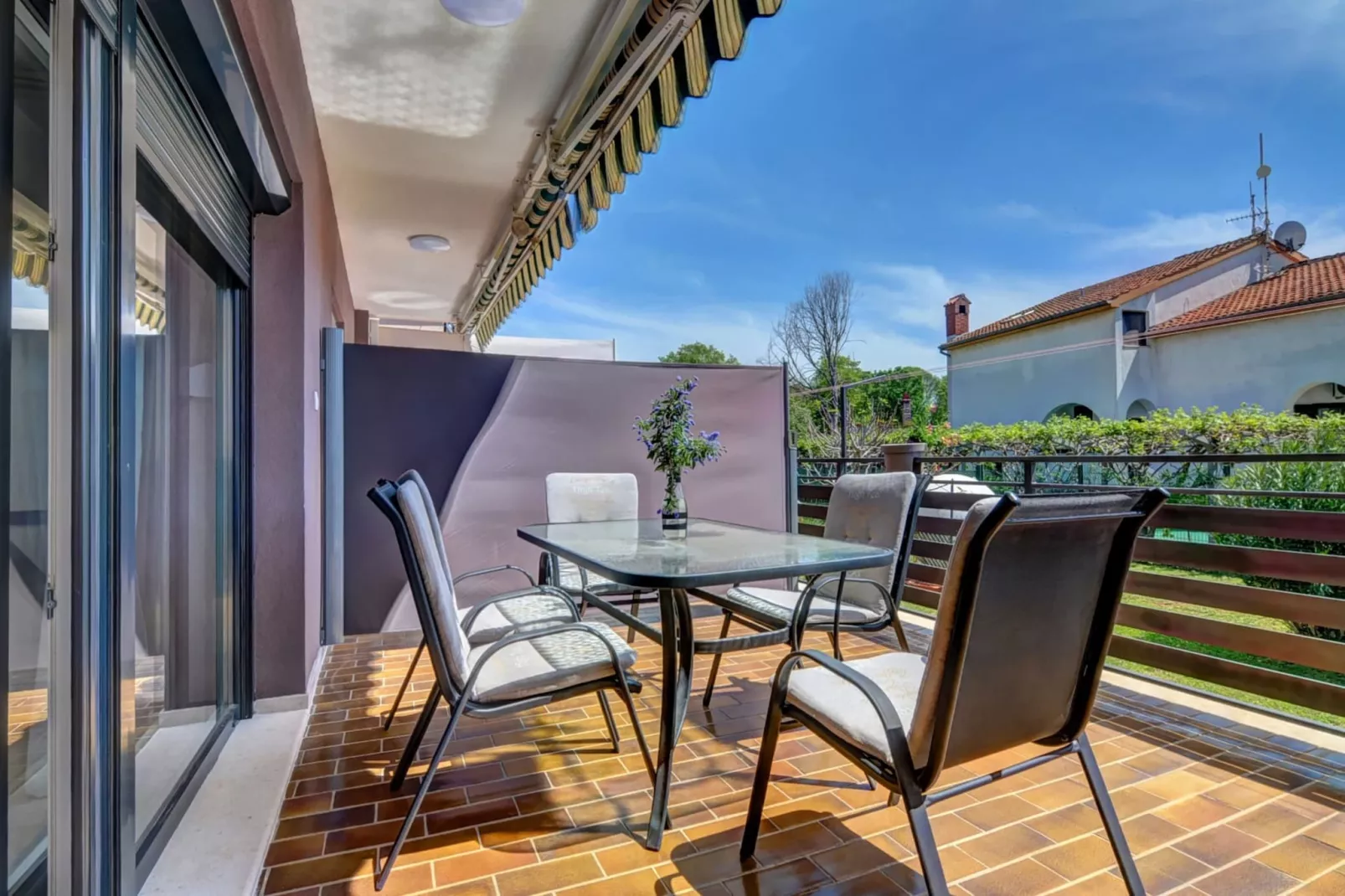 Kajfes A5 - One Bedroom Apartment with Terrace-Terras