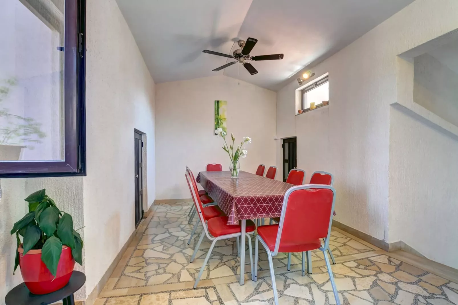 Kajfes A5 - One Bedroom Apartment with Terrace-Eetkamer