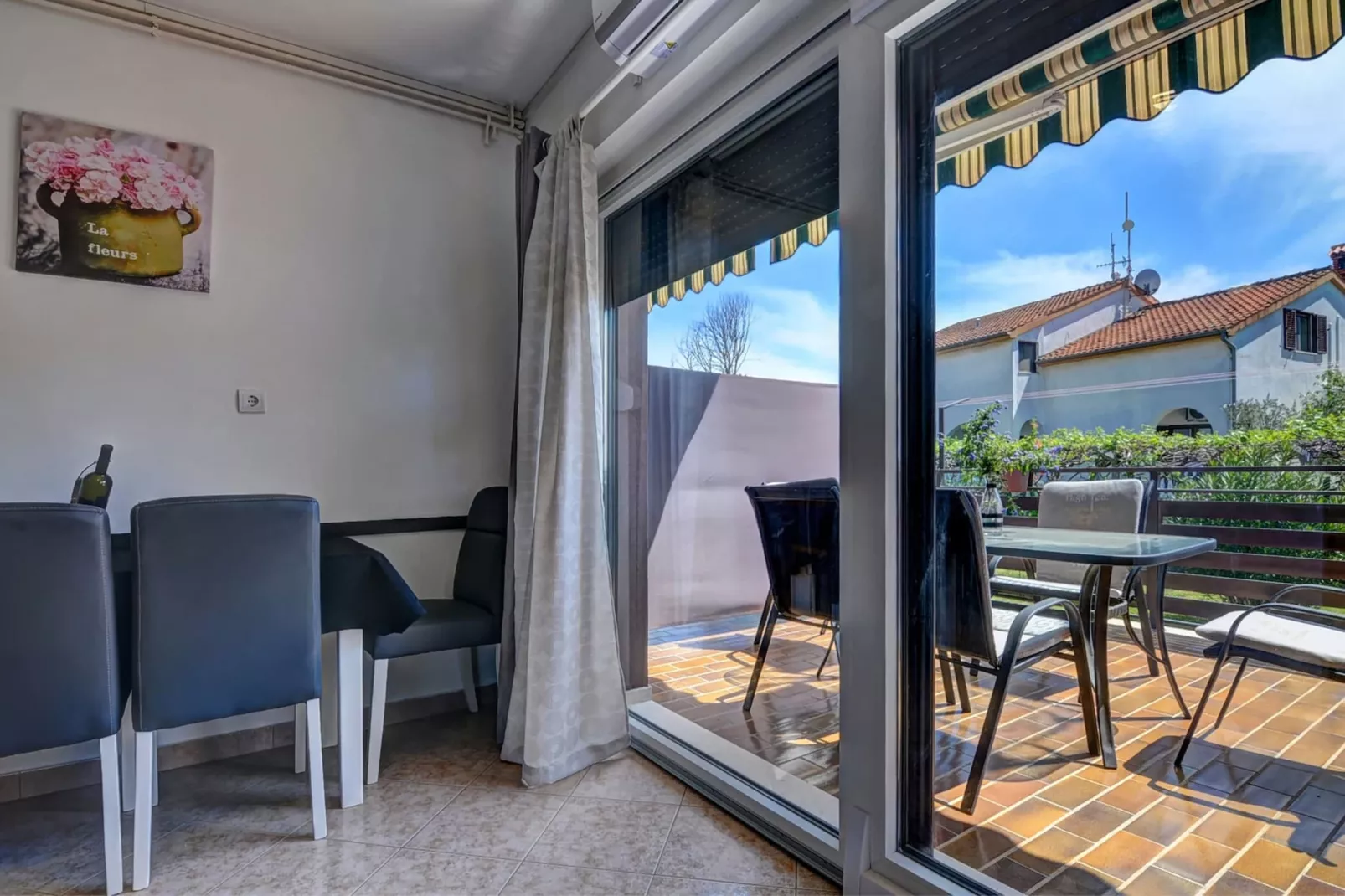 Kajfes A5 - One Bedroom Apartment with Terrace-Terras
