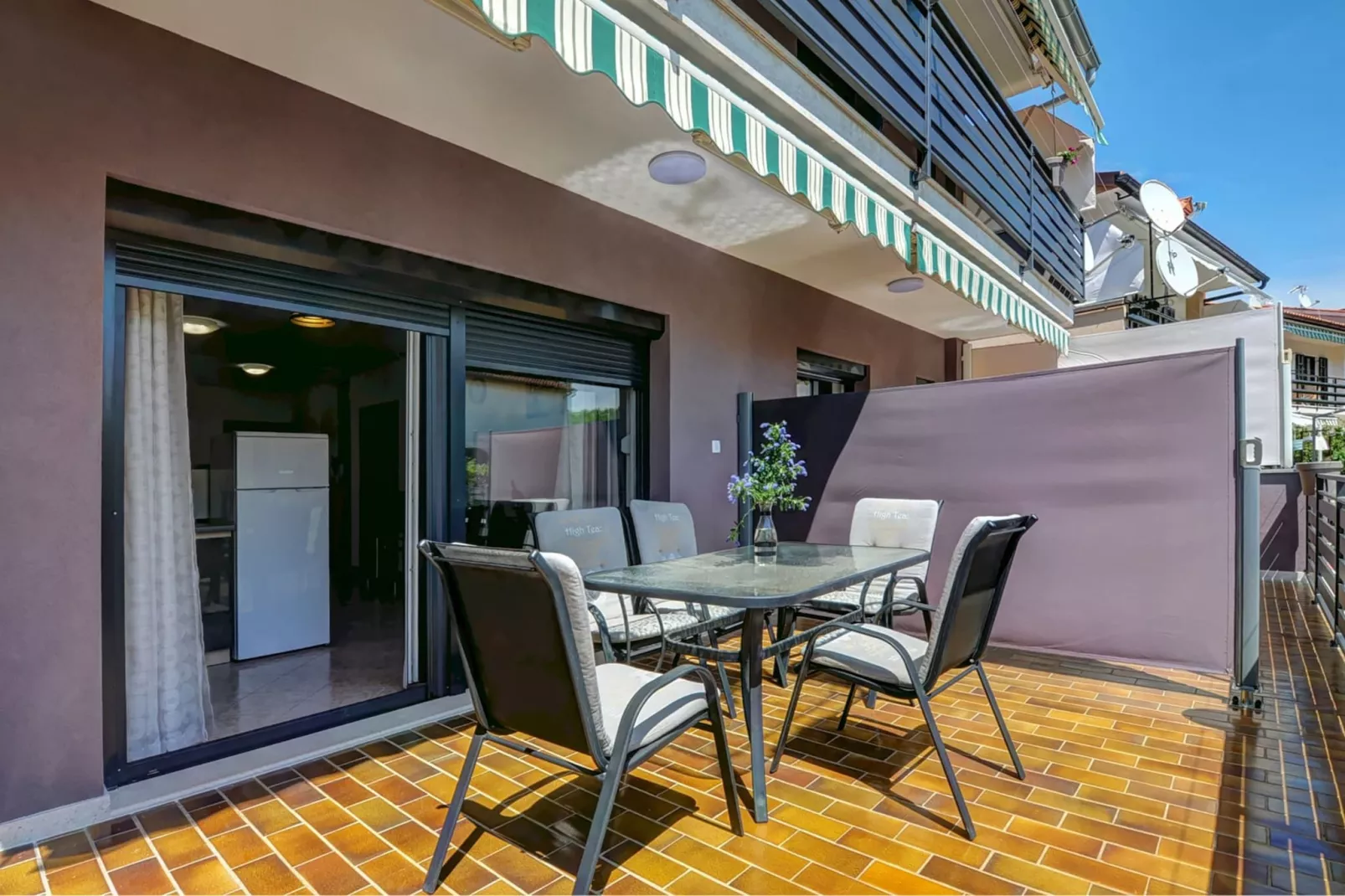 Kajfes A5 - One Bedroom Apartment with Terrace-Terras