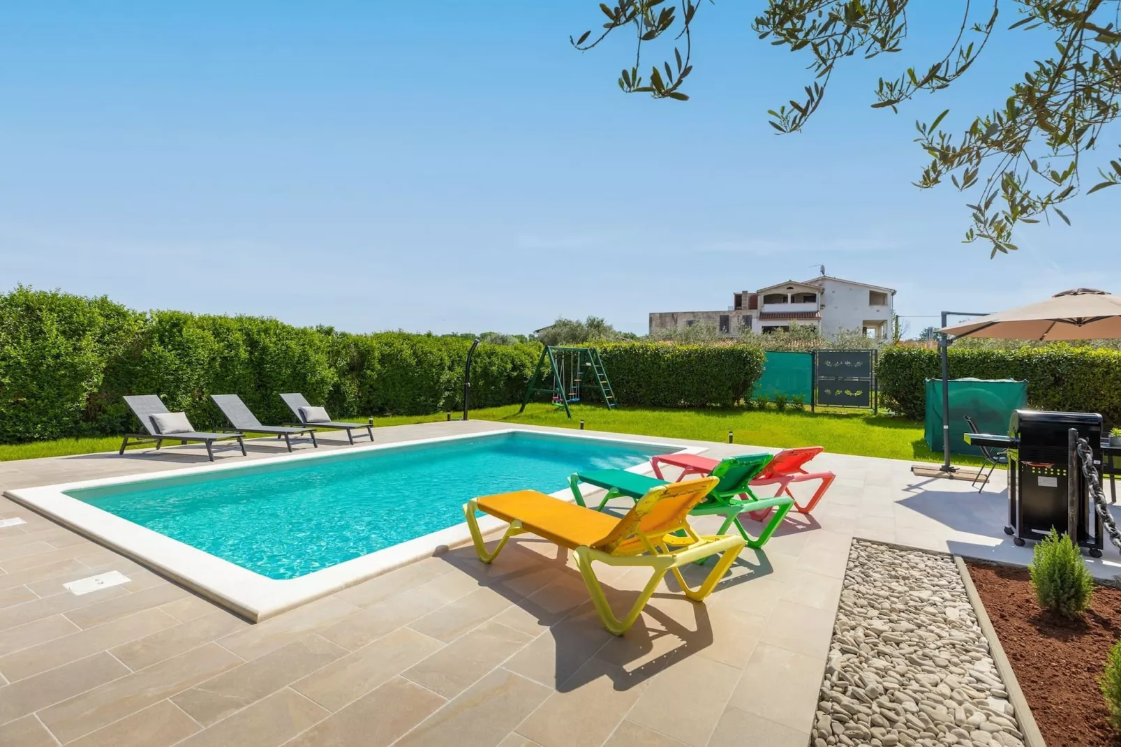 Holiday Home Dori with Big Garden-Zwembad