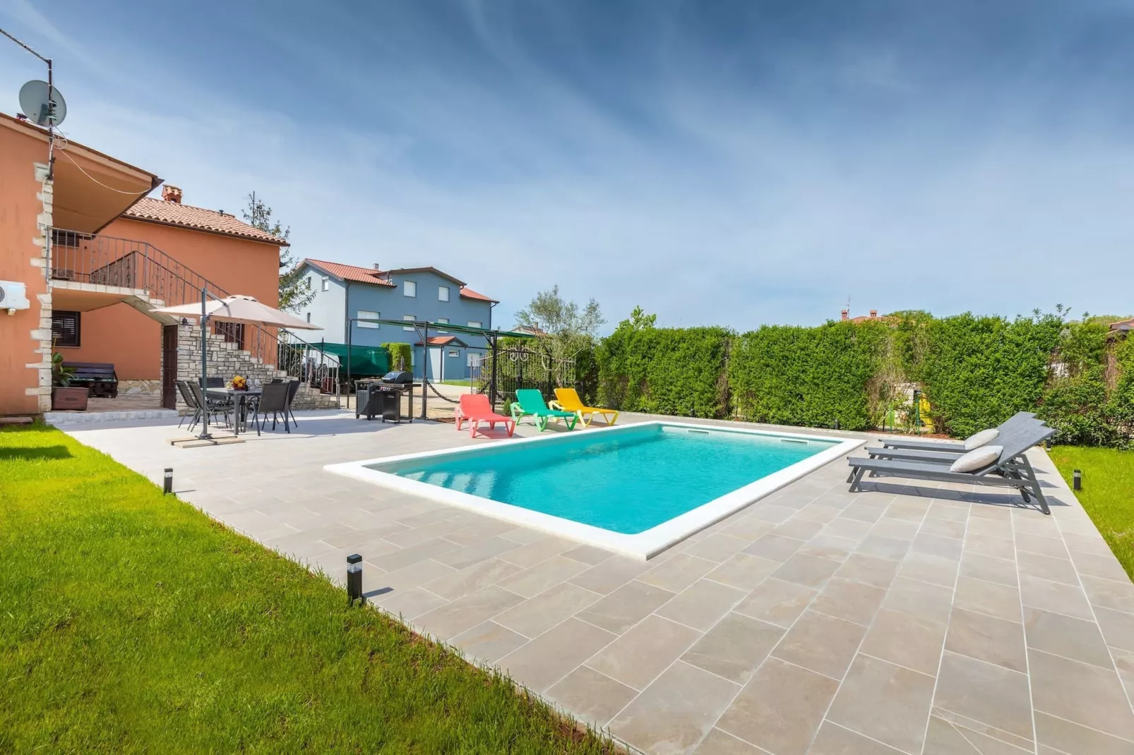 Holiday Home Dori with Big Garden-Zwembad