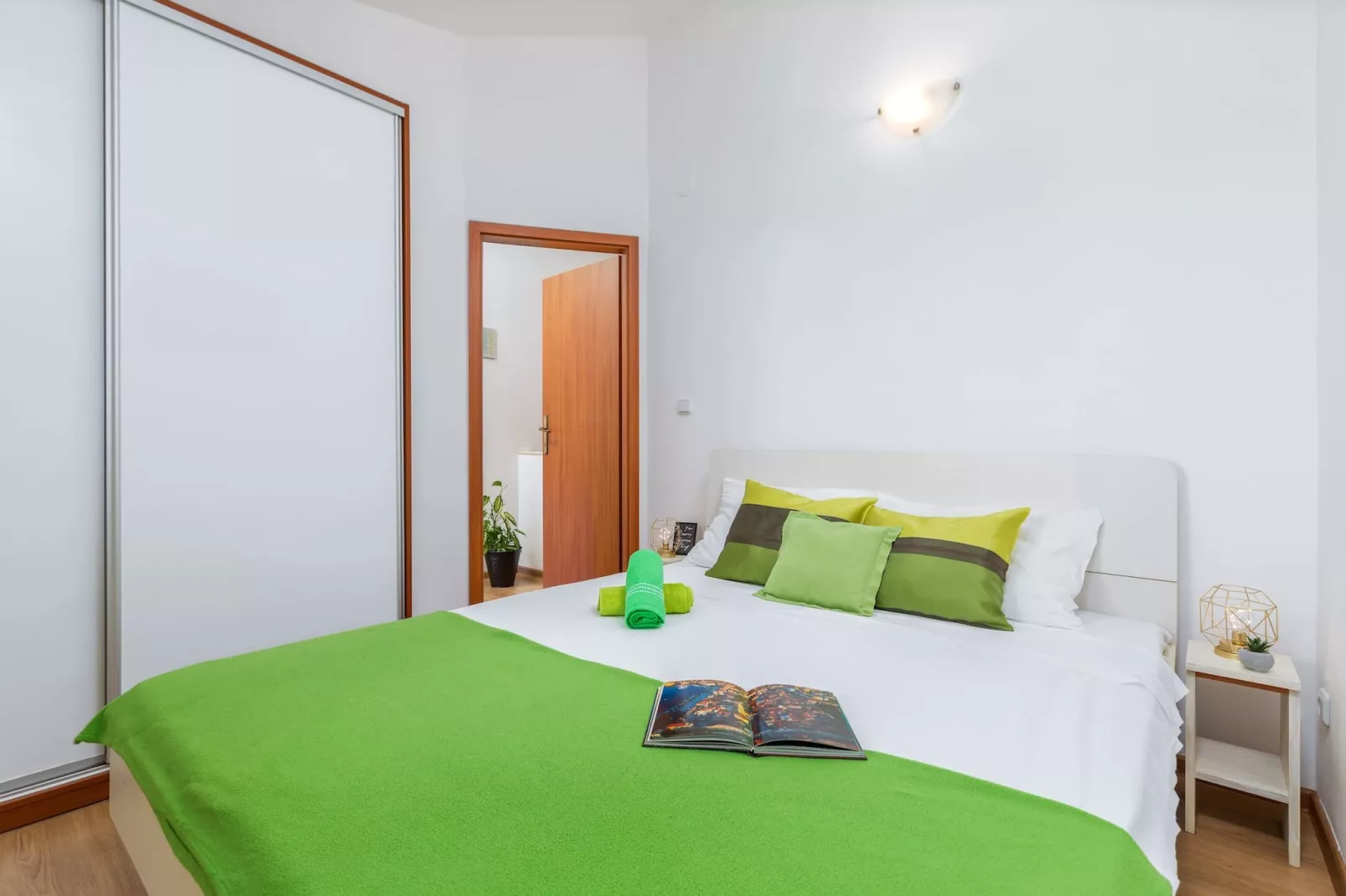 Holiday Home Dori with Big Garden-Slaapkamer