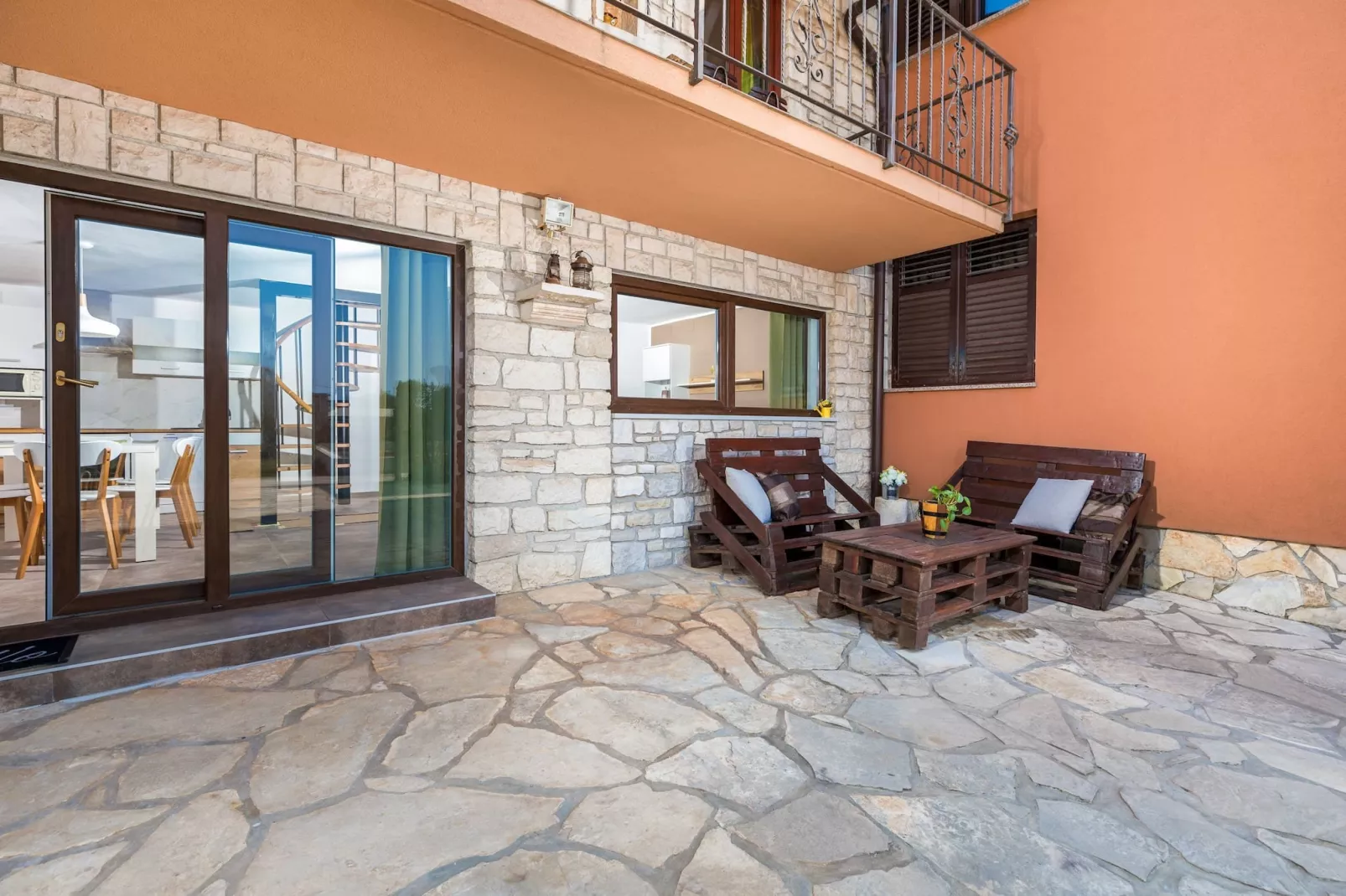 Holiday Home Dori with Big Garden-Terras