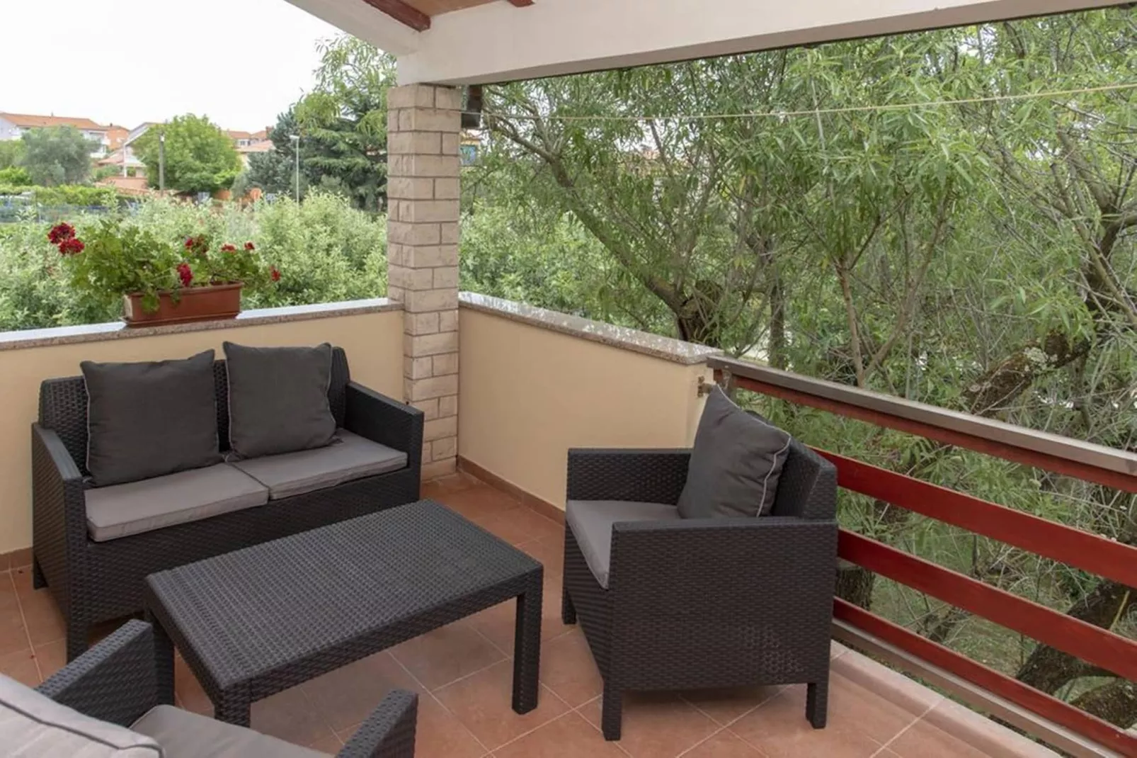 Apartment B - Flower Garden by M&A-Terrasbalkon