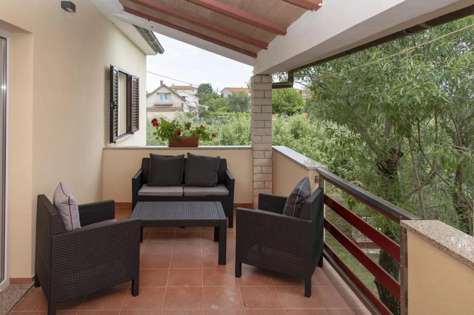 Apartment B - Flower Garden by M&A-Terrasbalkon