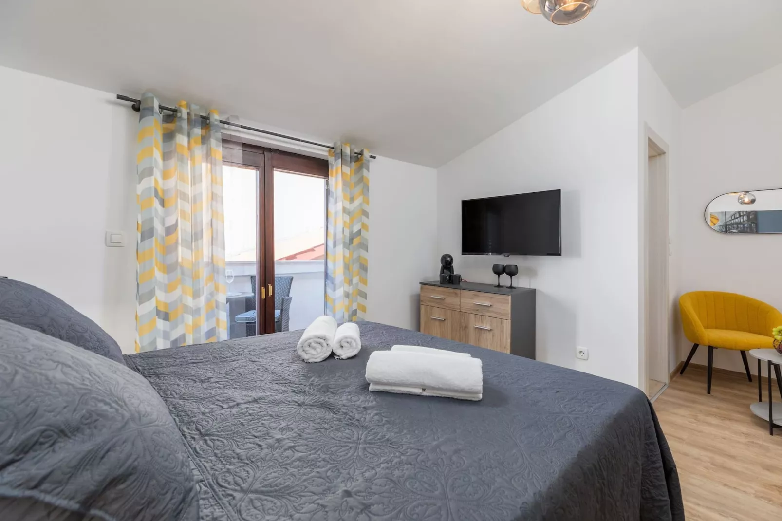 Marceta Double Room - Pool and Big Garden-Slaapkamer