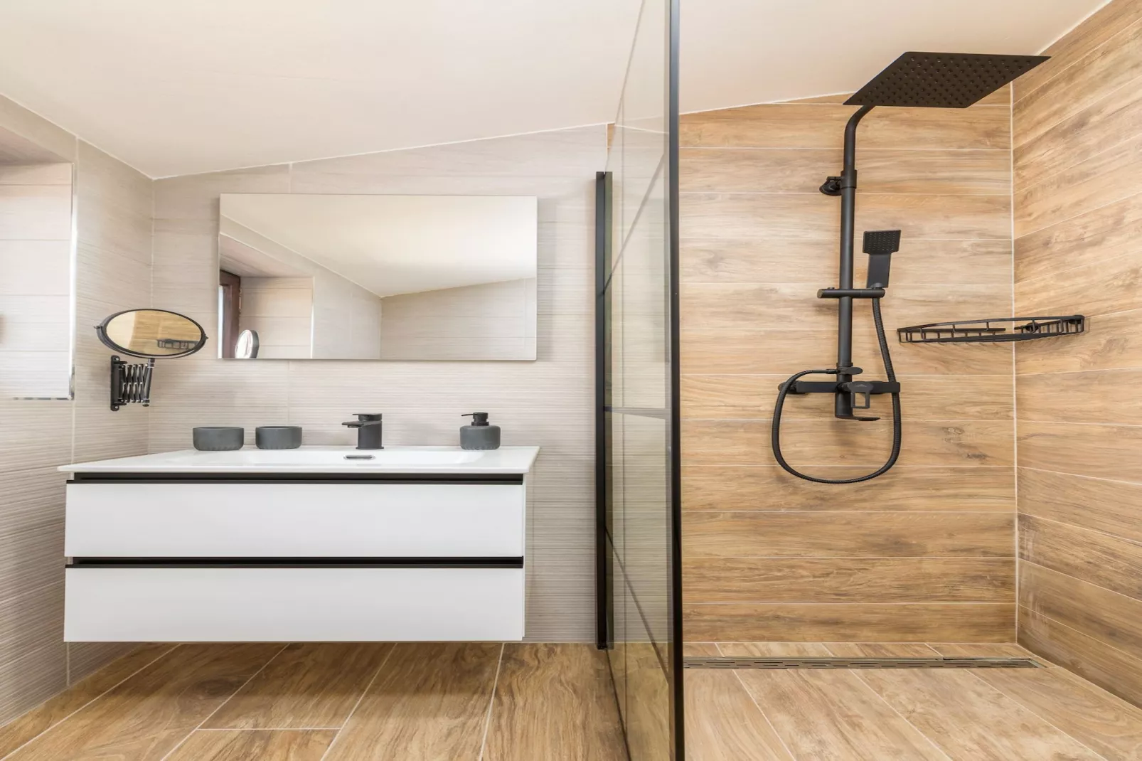 Marceta Double Room - Pool and Big Garden-Badkamer