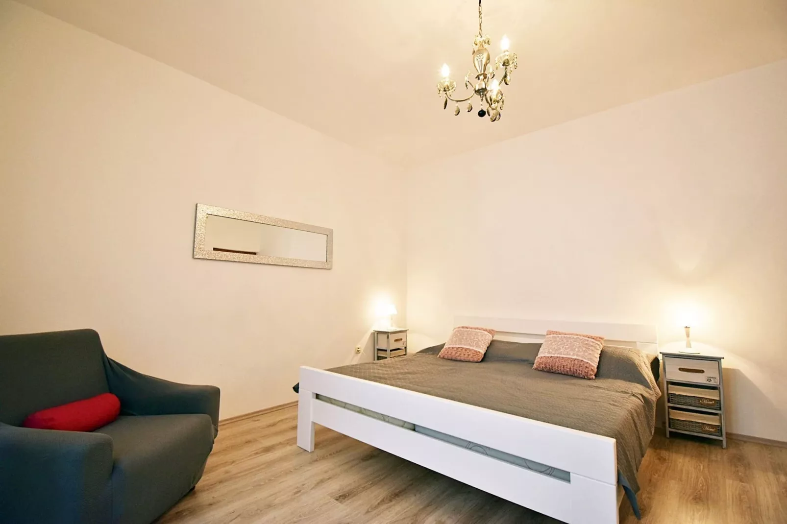 Flower Garden by M&A - Lovely Apartment (A)-Slaapkamer