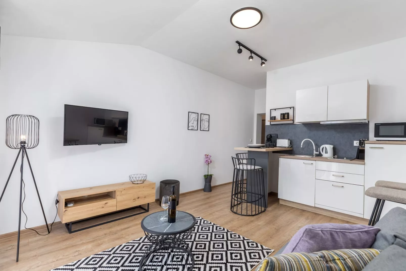 Marceta Apartment 4 - Pool and Big Garden-Woonkamer