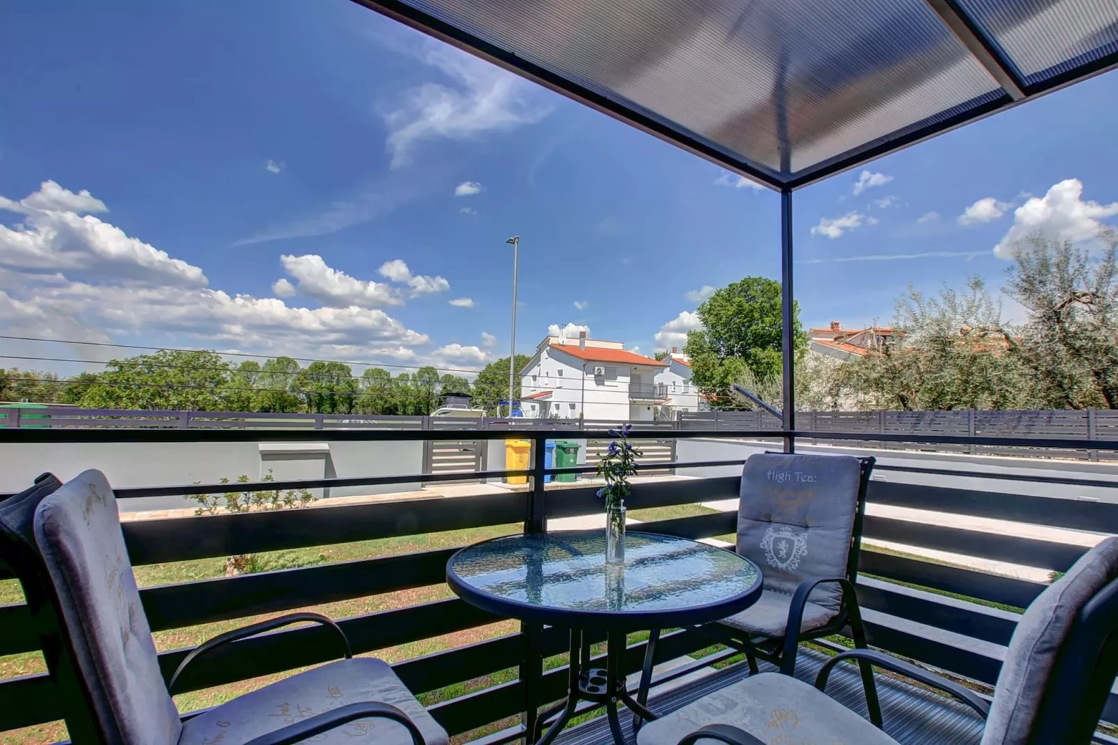 Kajfes A3 - Lovely Studio Apartment with Terrace-Terras