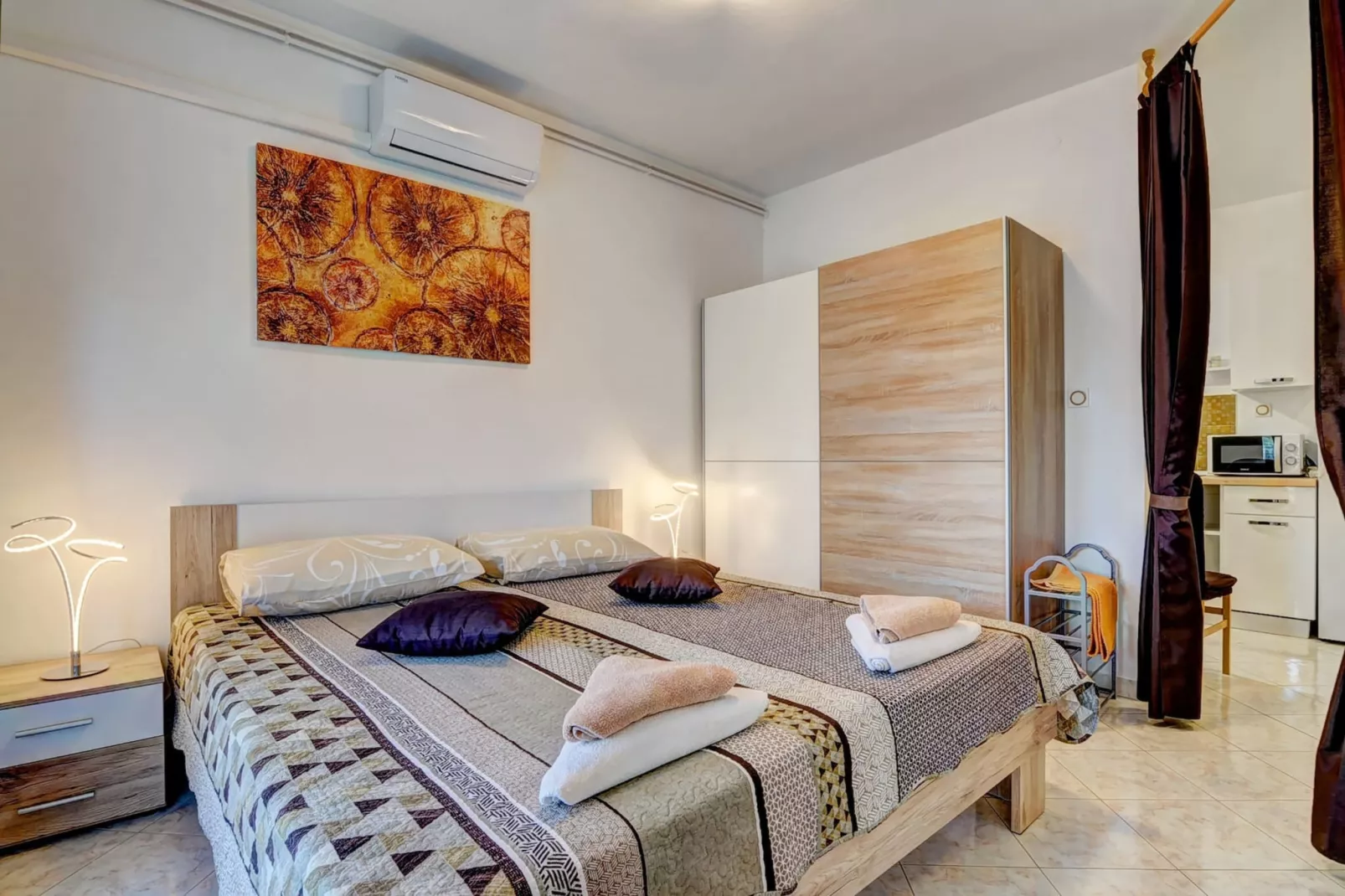 Kajfes A3 - Lovely Studio Apartment with Terrace-Slaapkamer