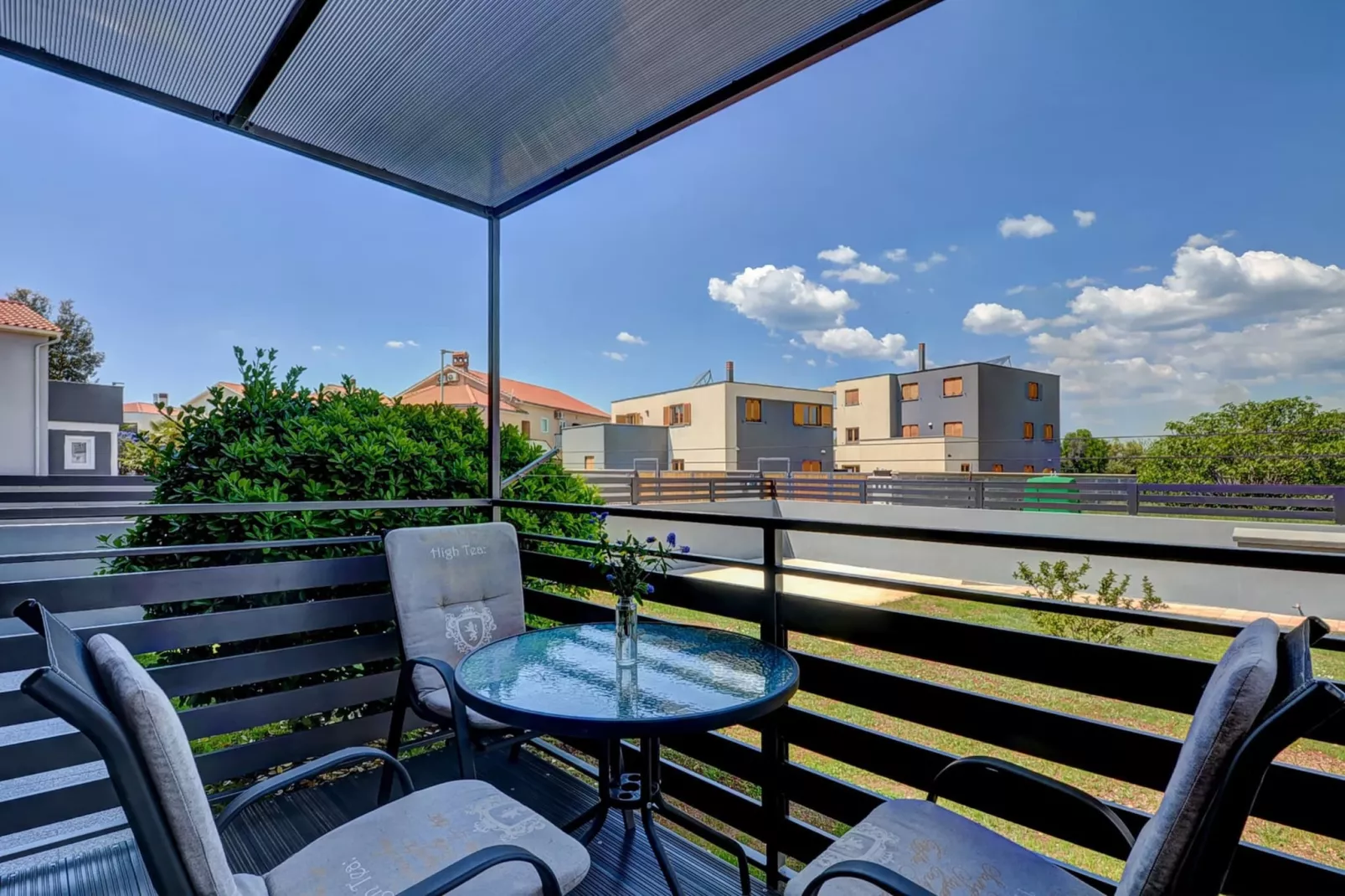 Kajfes A3 - Lovely Studio Apartment with Terrace-Terras