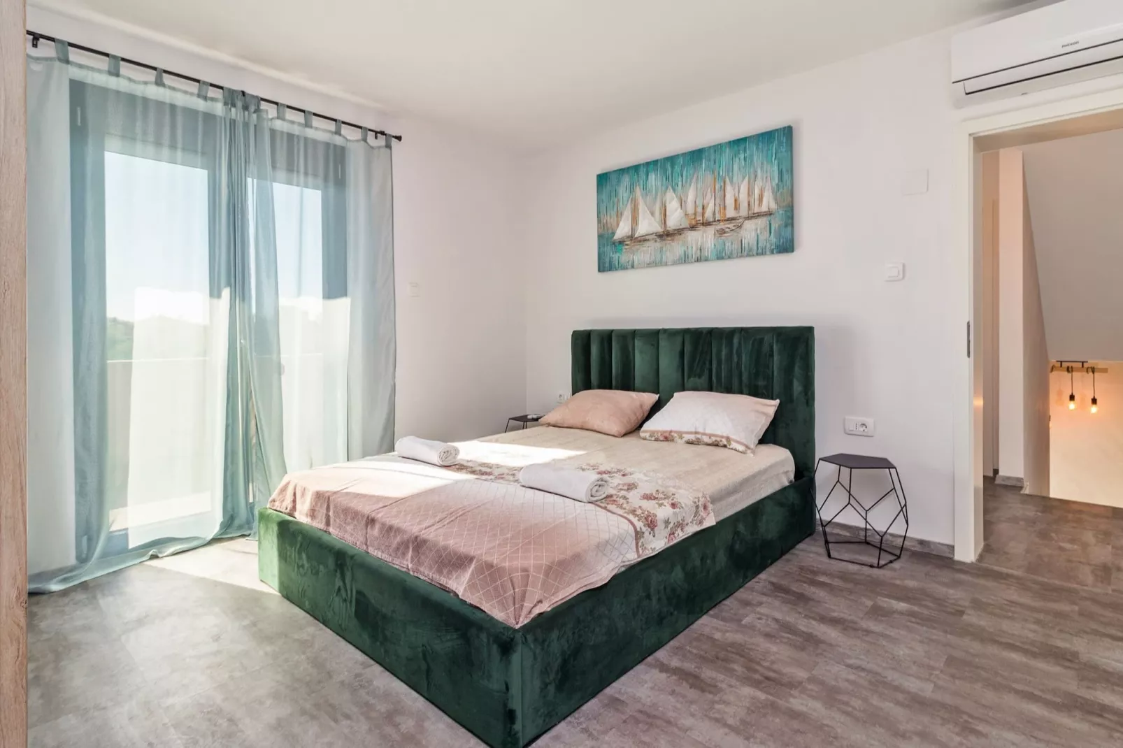 Beautiful Villa Philippo with Pool (publish)-Slaapkamer