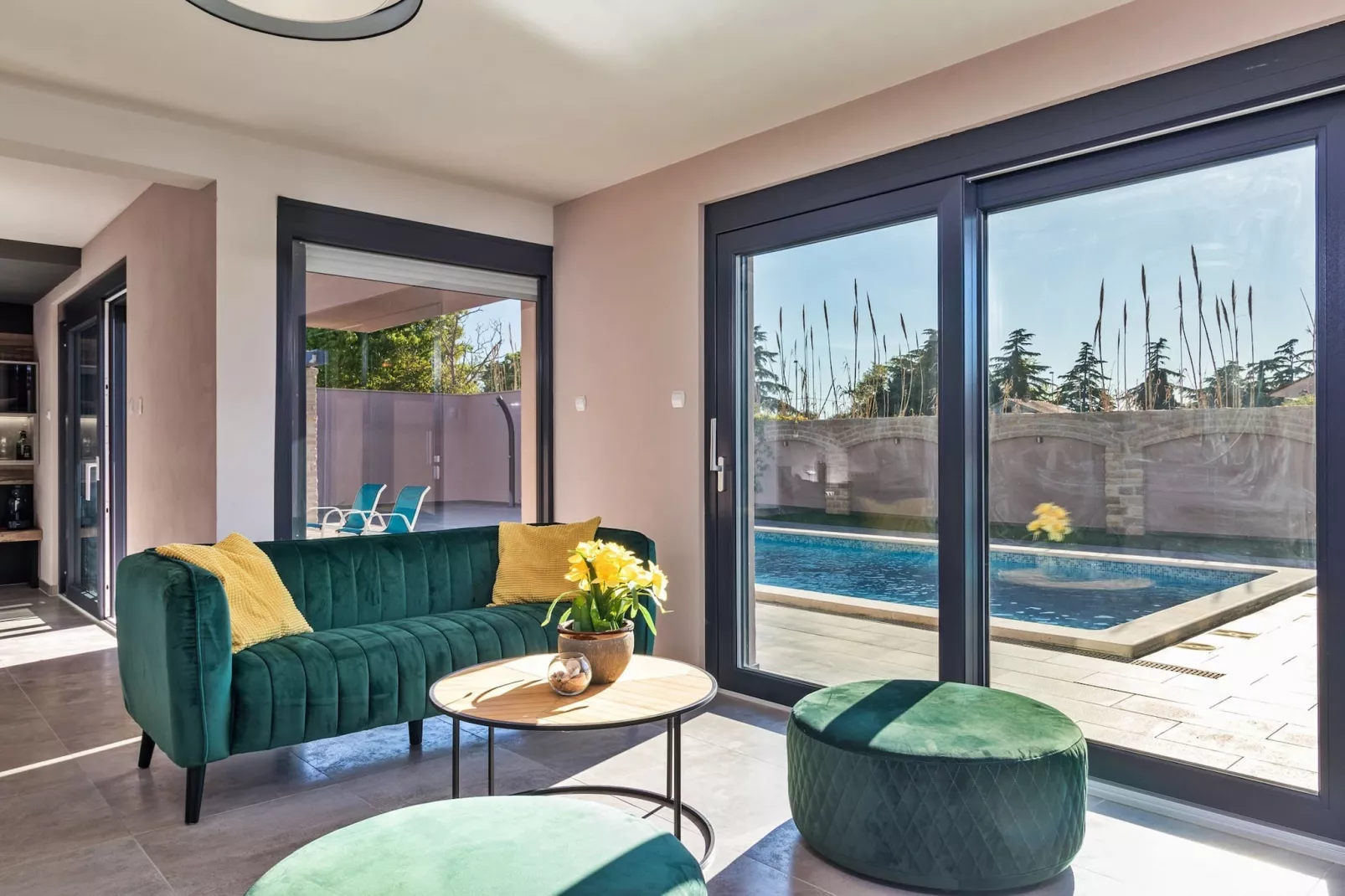 Beautiful Villa Philippo with Pool (publish)-Woonkamer