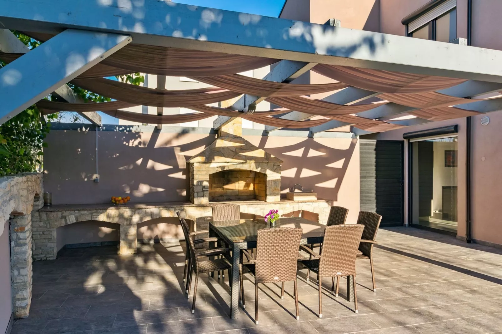 Beautiful Villa Nika with Pool-Terras