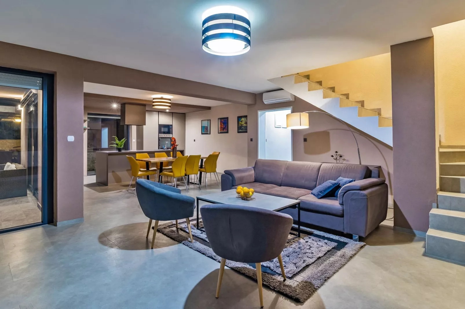 Beautiful Villa Nika with Pool-Woonkamer