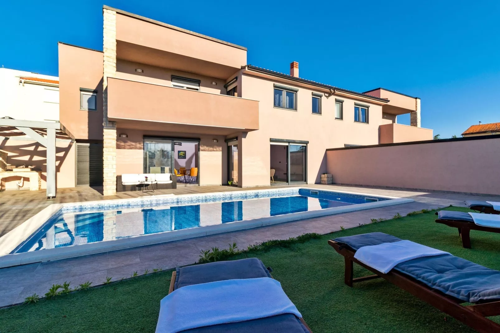 Beautiful Villa Nika with Pool-Tuinen zomer