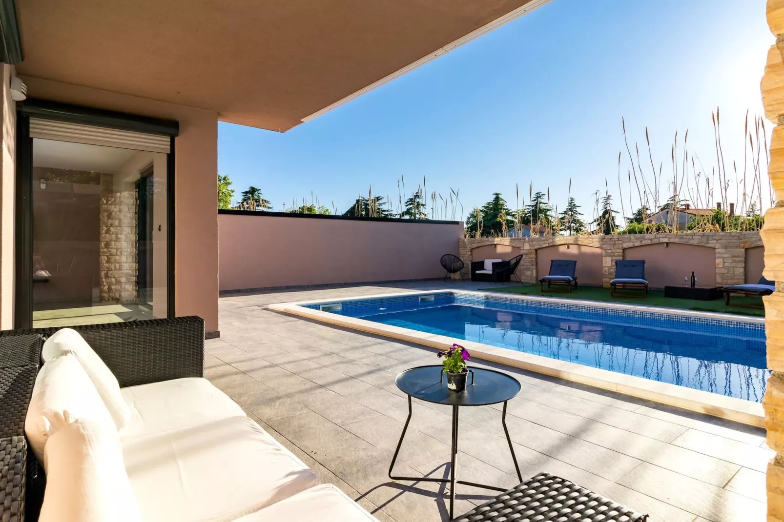 Beautiful Villa Nika with Pool-Terras
