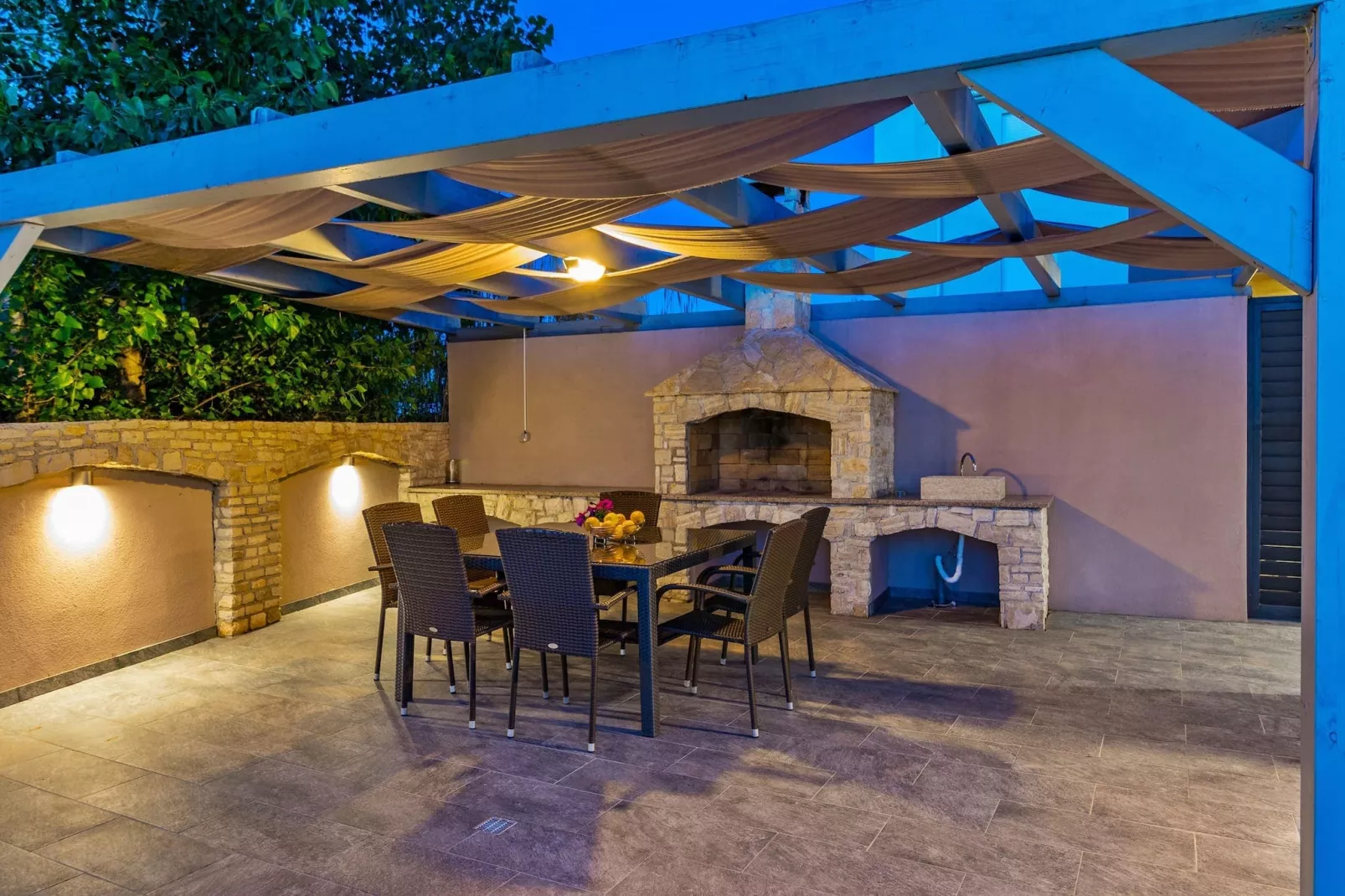 Beautiful Villa Nika with Pool-Terras