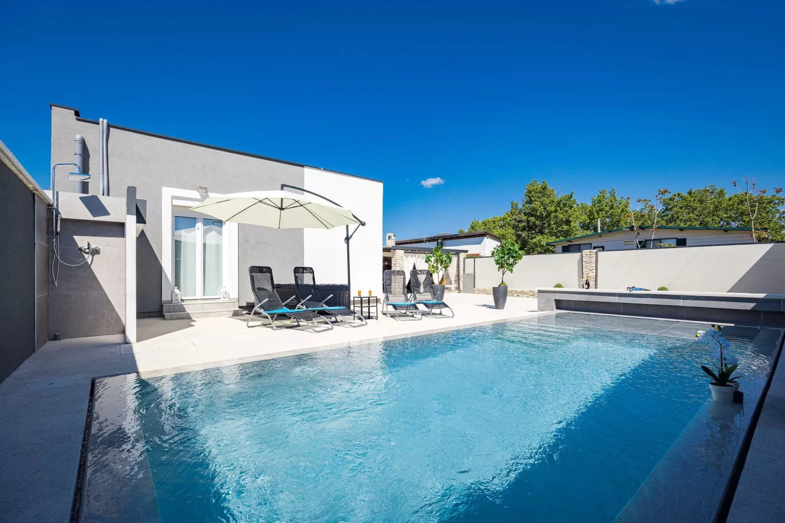 Villa Marsel (4+2) - Private Pool and Jacuzzi-Zwembad