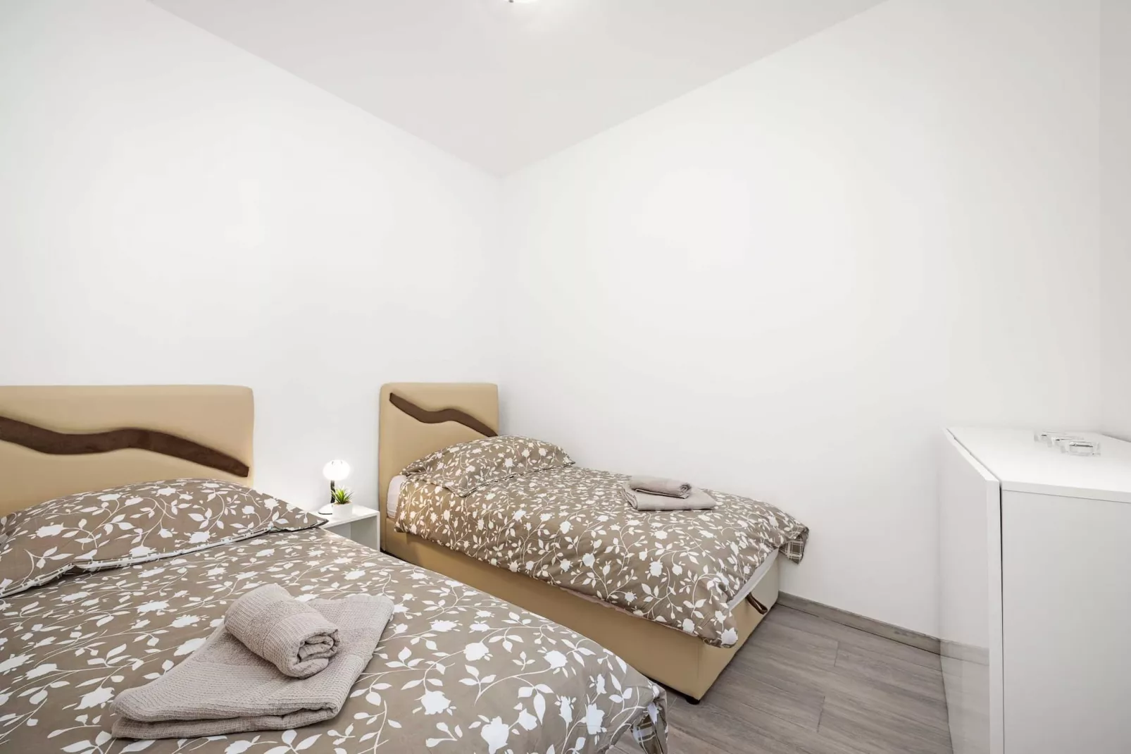 Villa Marsel (4+2) - Private Pool and Jacuzzi-Slaapkamer