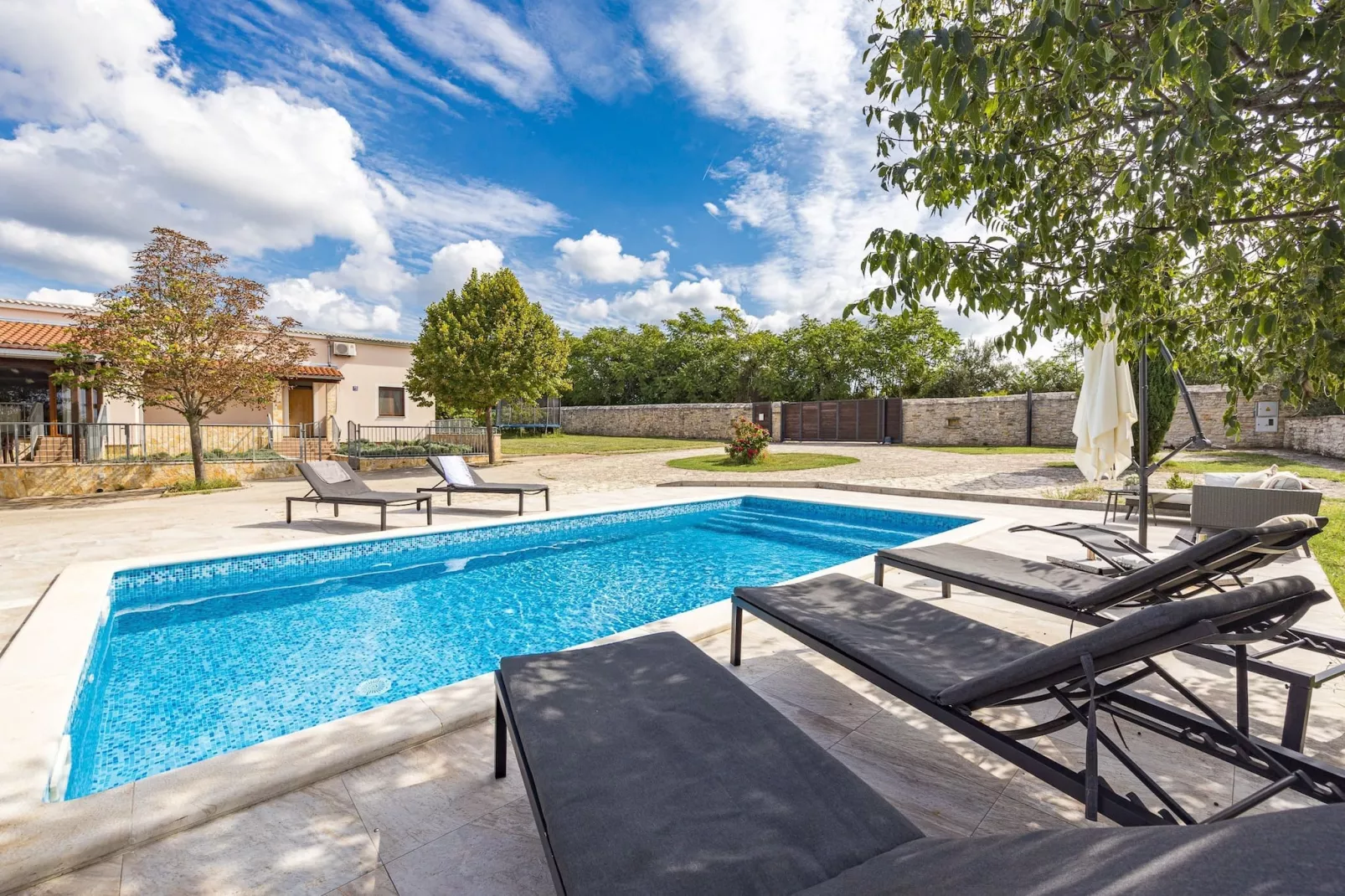 Villa San Antonio with Private Pool-Zwembad