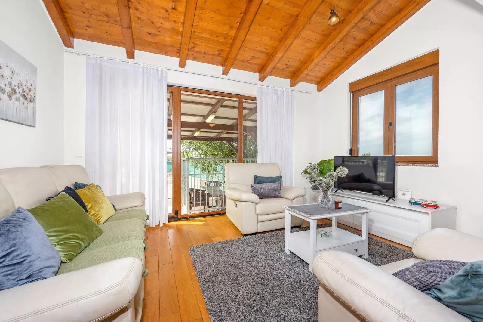 Villa San Antonio with Private Pool-Woonkamer