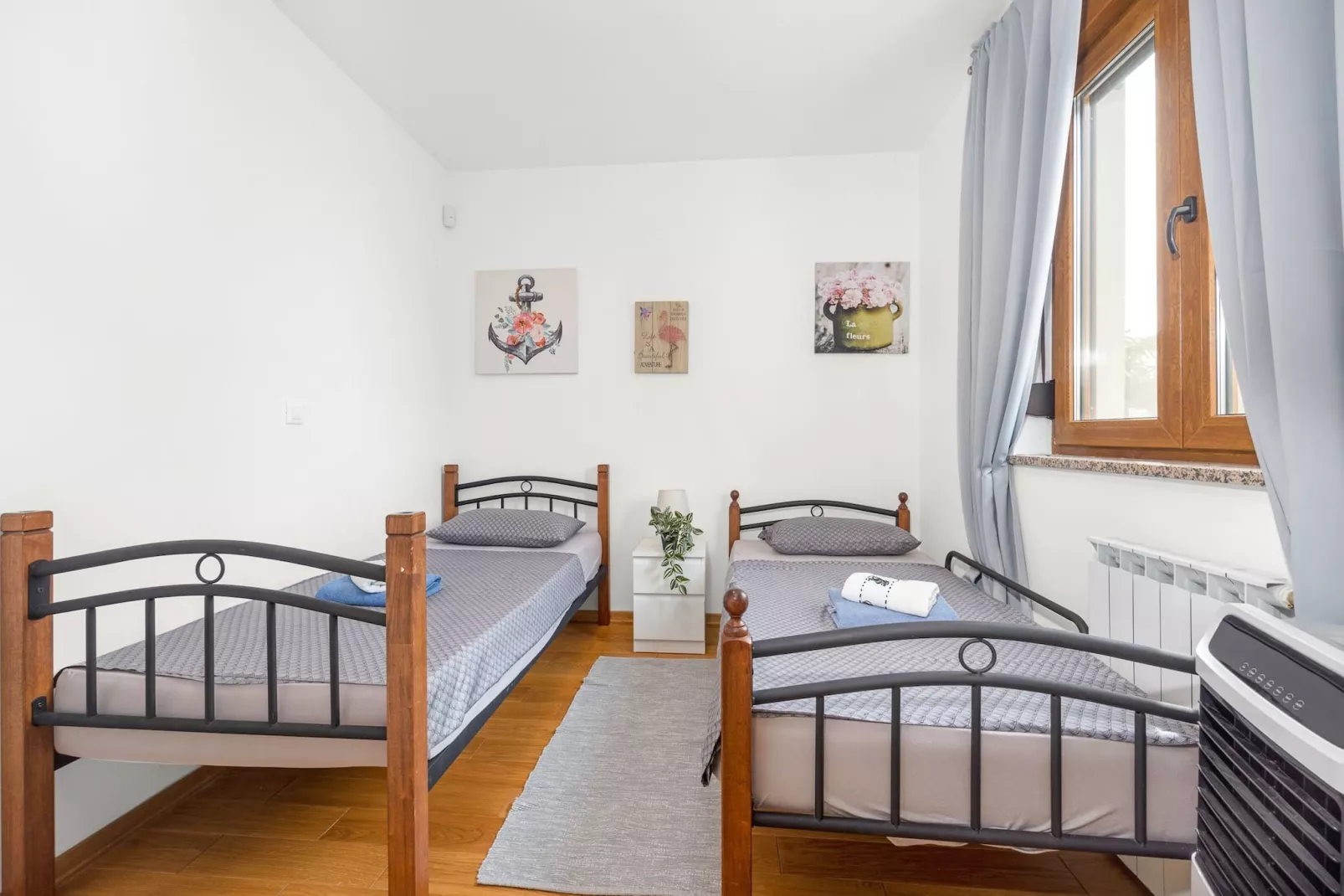 Villa San Antonio with Private Pool-Slaapkamer