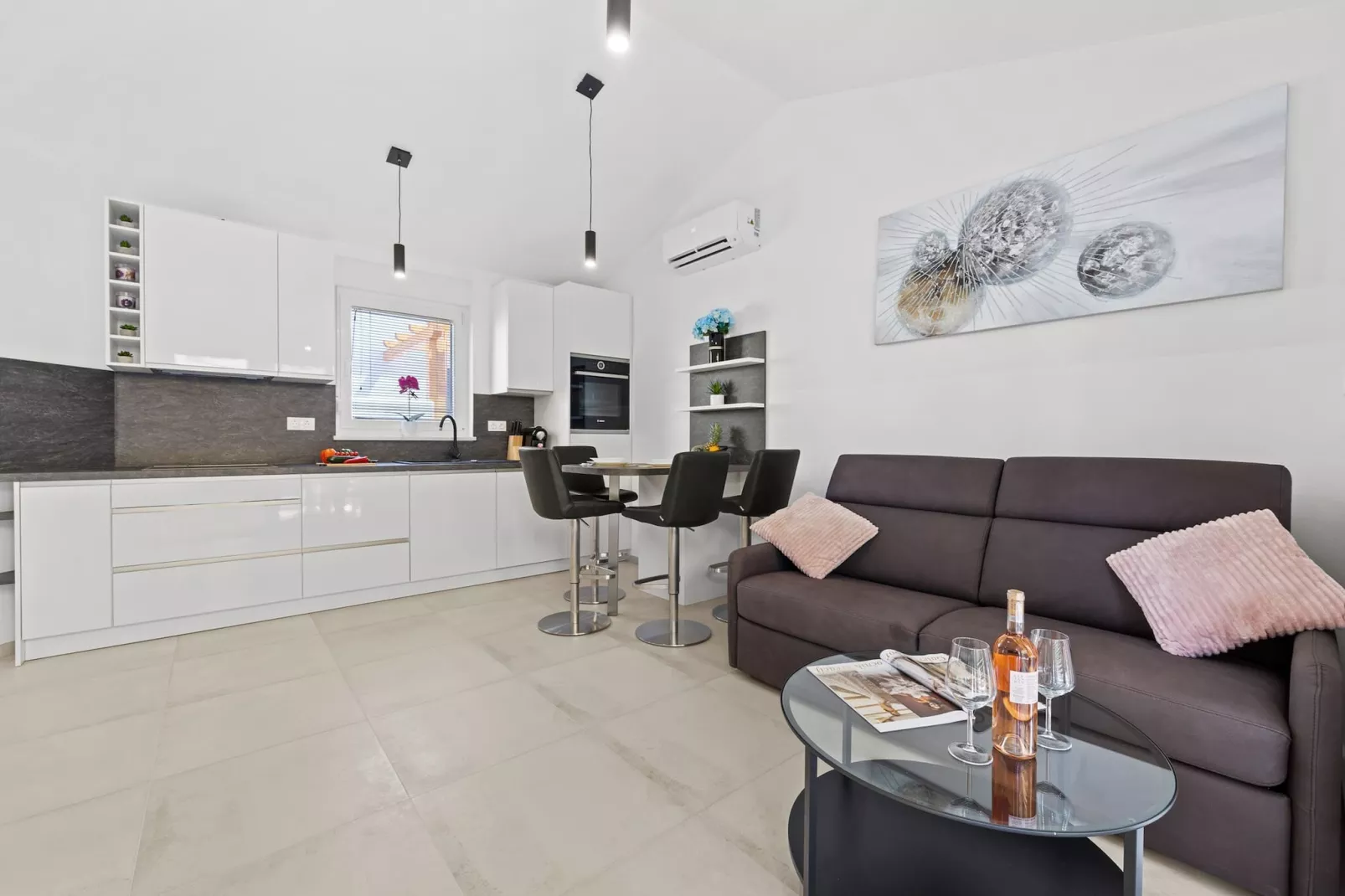 Barbariga Beach Apartment-Woonkamer