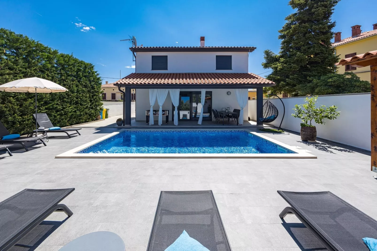 Villa Bavaria with Pool, Jacuzzi, Table Tennis-Buitenlucht