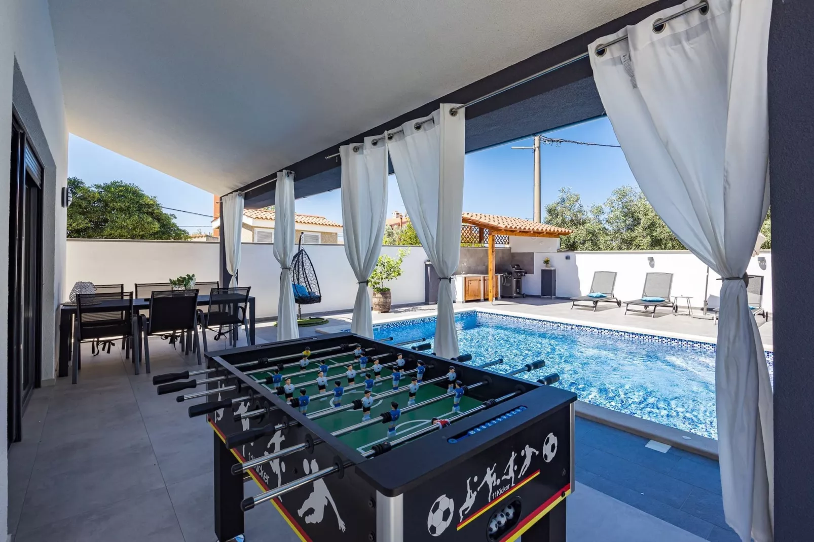 Villa Bavaria with Pool, Jacuzzi, Table Tennis-Terras