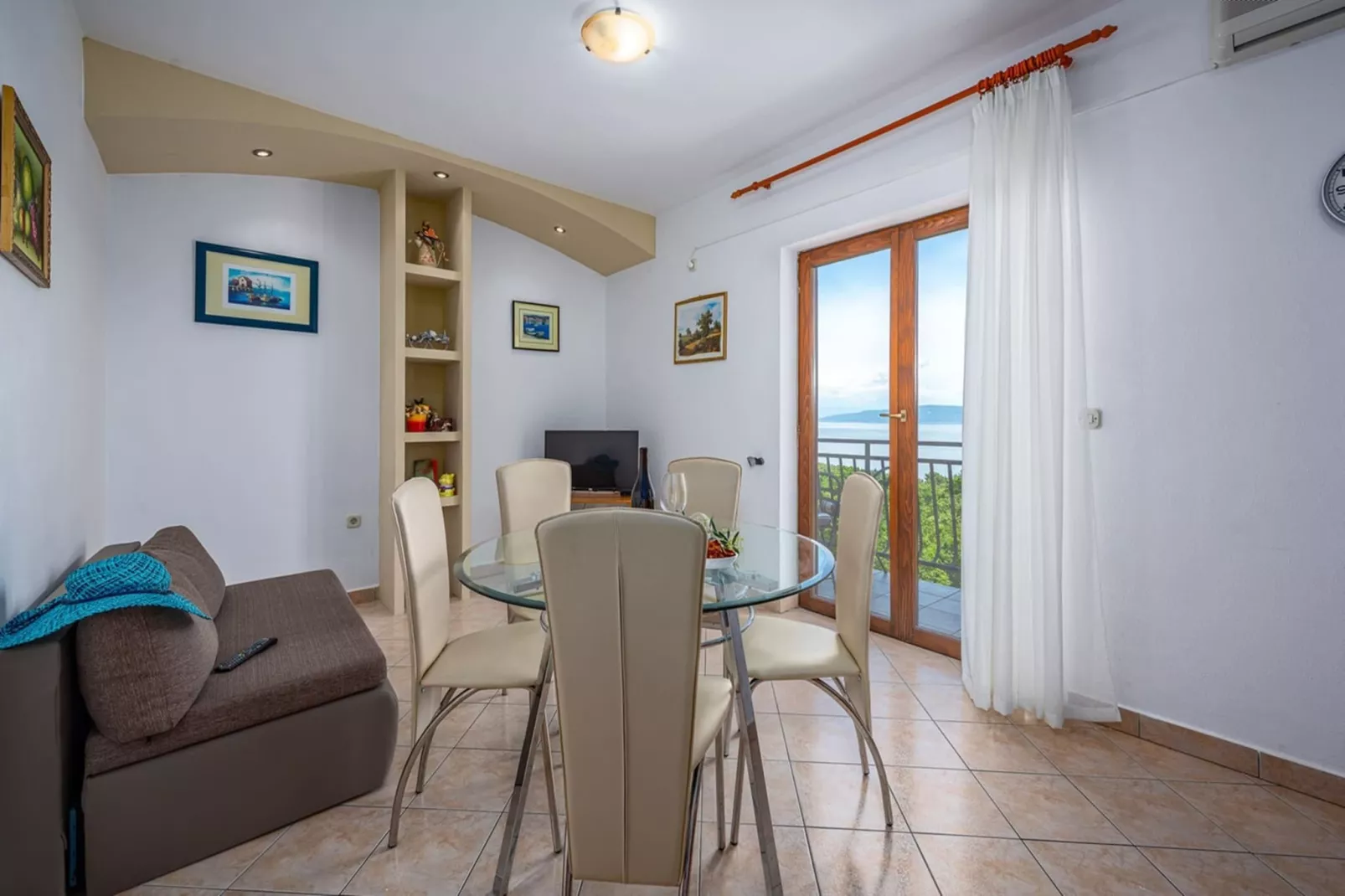 Lara 4 - Shared Pool, Sauna, Jacuzzi-Keuken