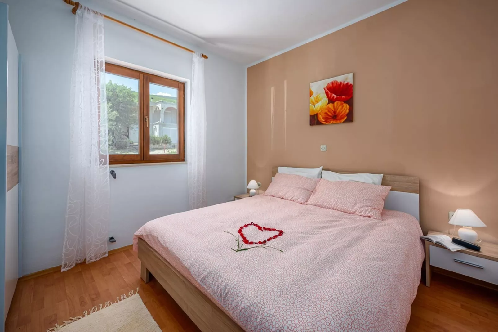 Lara 4 - Shared Pool, Sauna, Jacuzzi-Slaapkamer