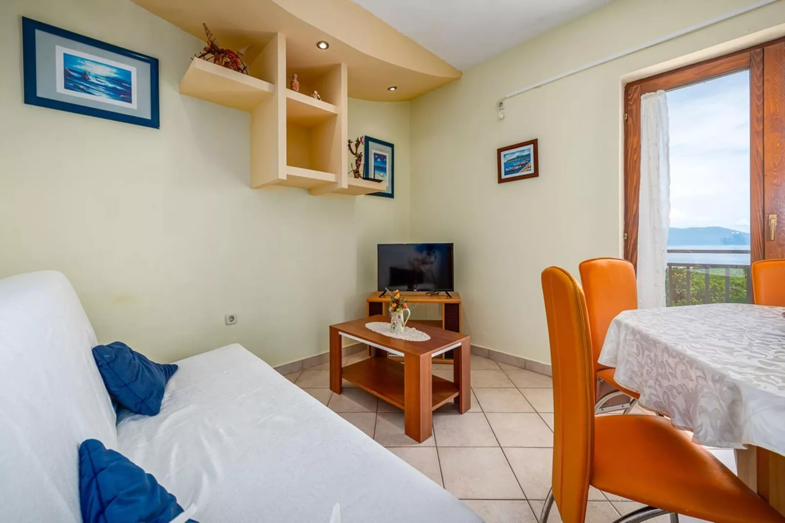 Lara 1 - Shared Pool, Sauna, Jacuzzi-Keuken