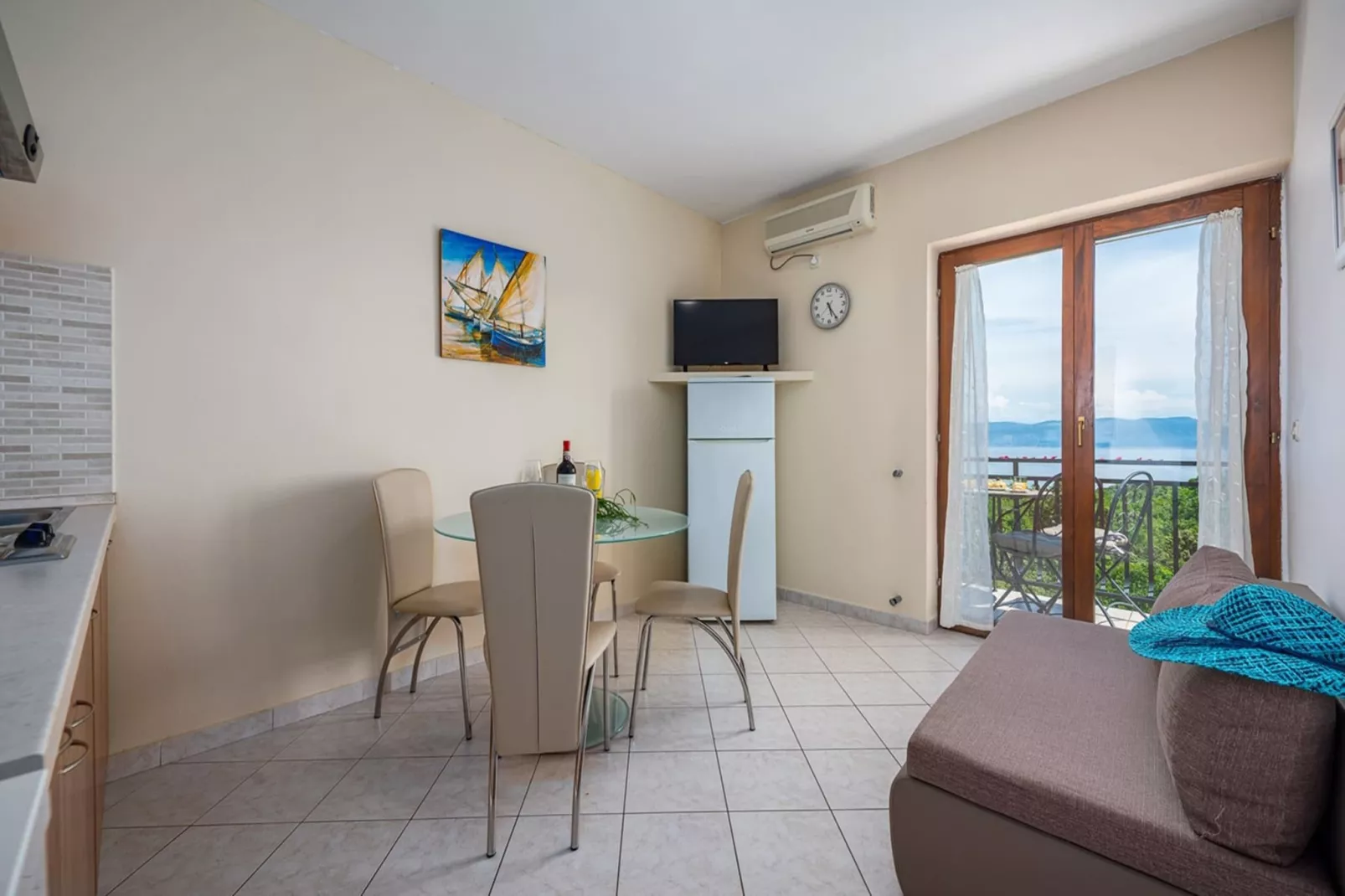 Lara 2 - Shared Pool, Sauna, Jacuzzi-Keuken