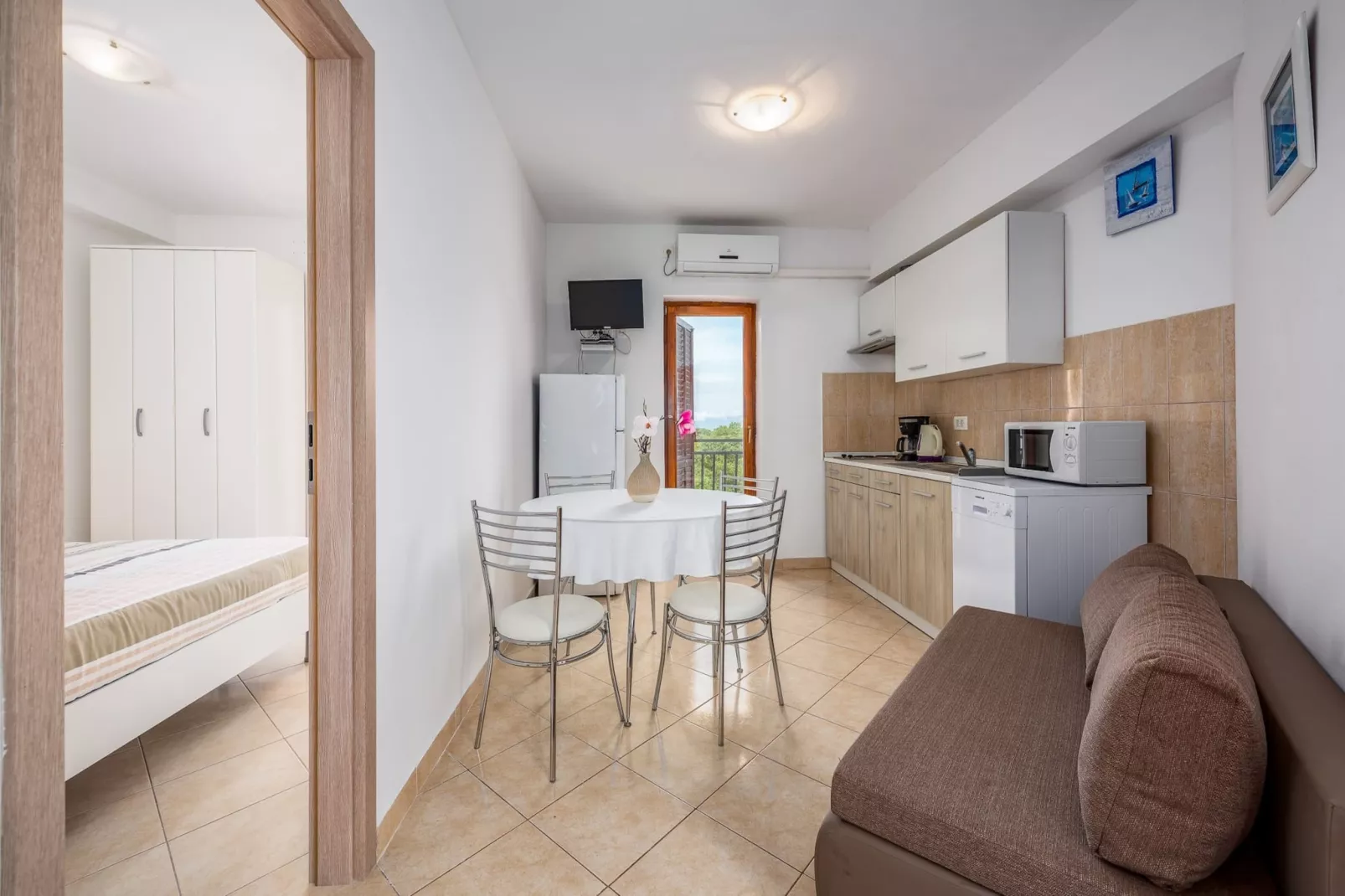 Lara 6 - Shared Pool, Sauna, Jacuzzi-Keuken