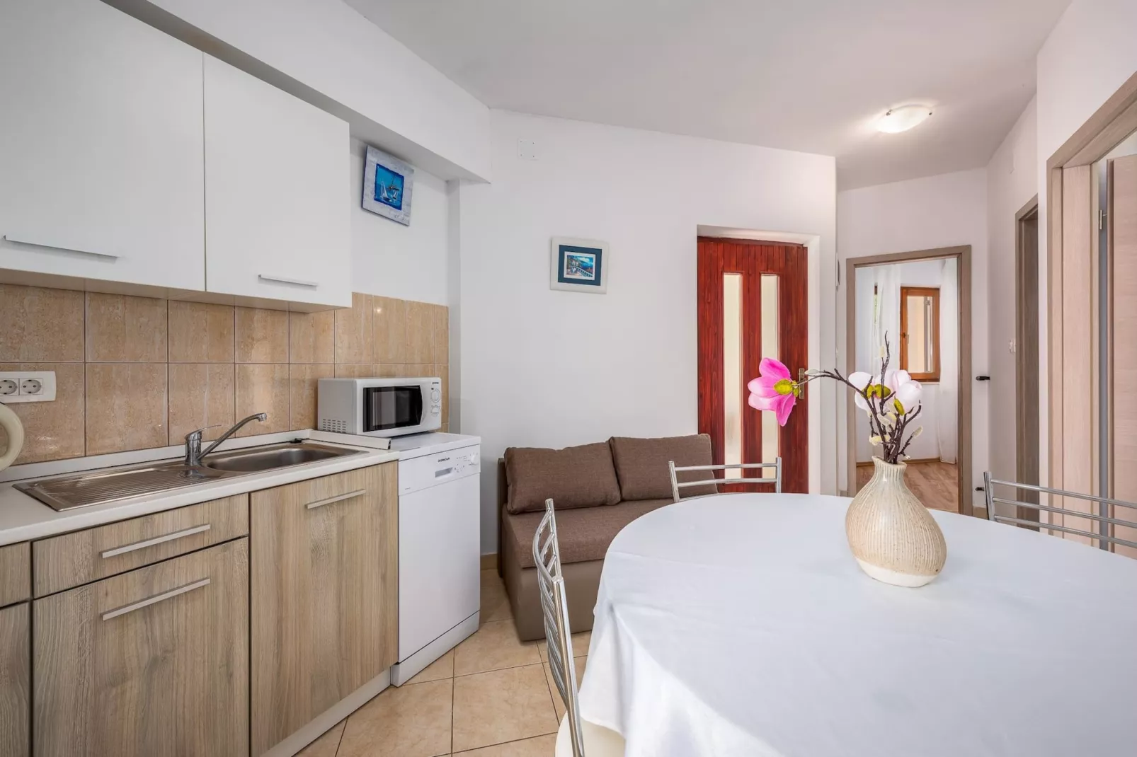 Lara 6 - Shared Pool, Sauna, Jacuzzi-Keuken