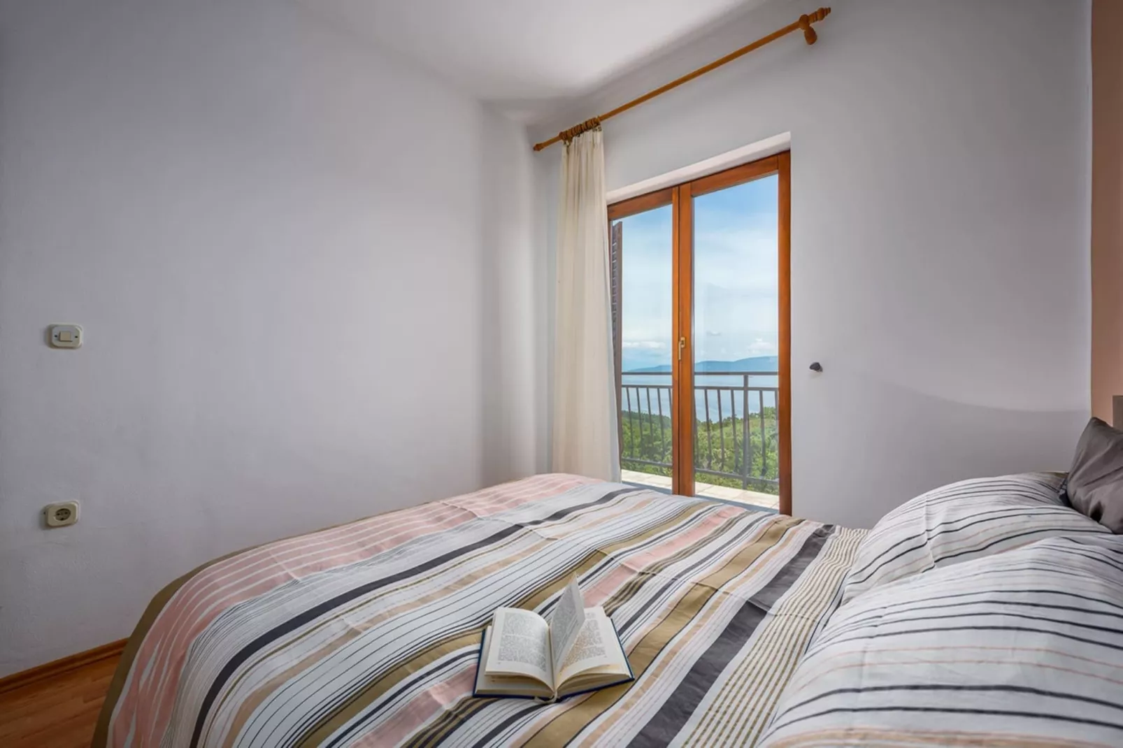 Lara 3 - Shared Pool, Sauna, Jacuzzi-Slaapkamer