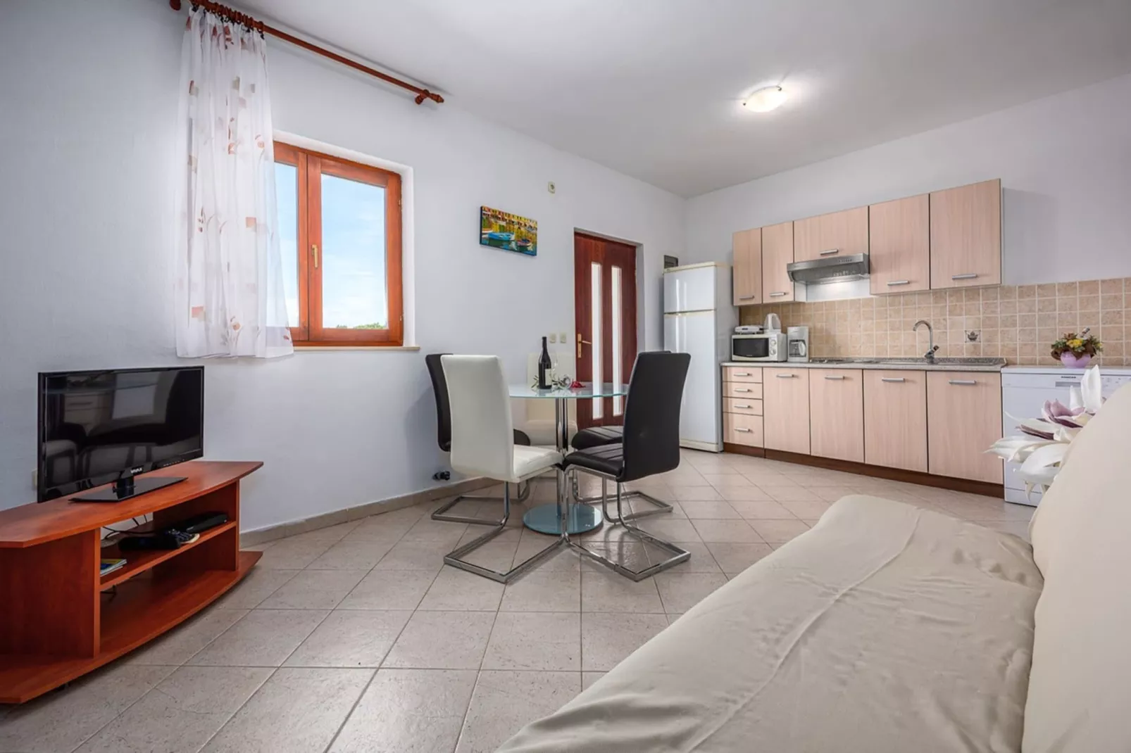 Lara 5 - Shared Pool, Sauna, Jacuzzi-Keuken