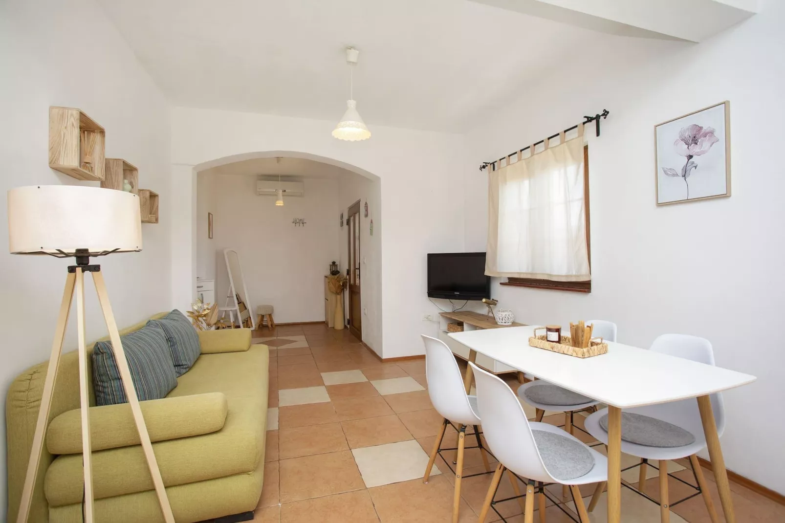 Casa Deborah with Private Pool-Woonkamer