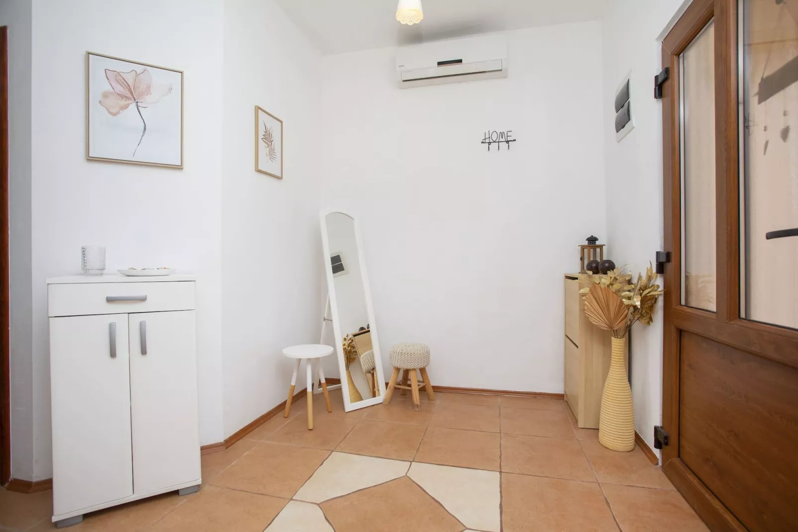 Casa Deborah with Private Pool-Woonkamer