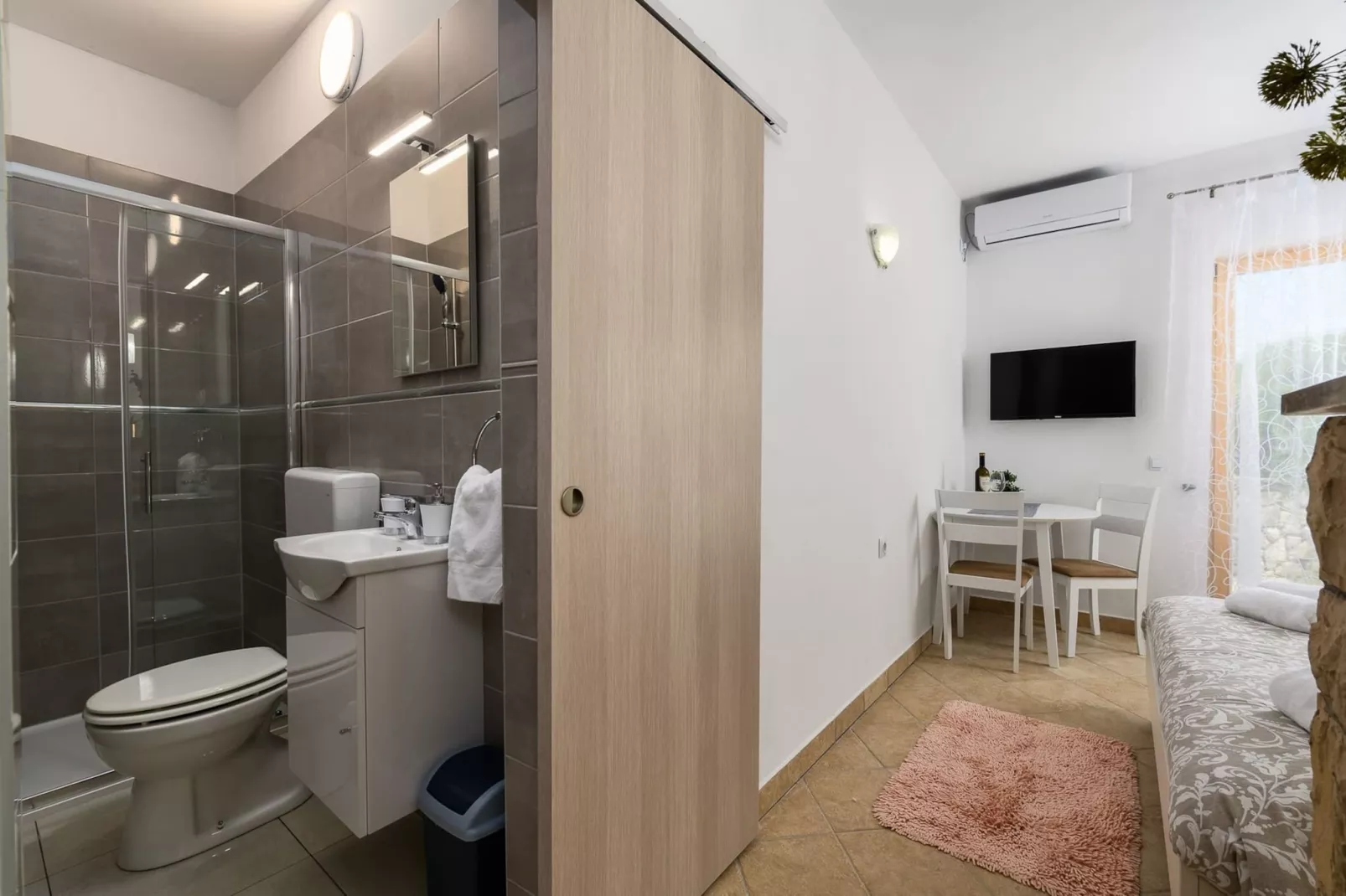Lara 9 - Shared Pool, Sauna, Jacuzzi-Badkamer
