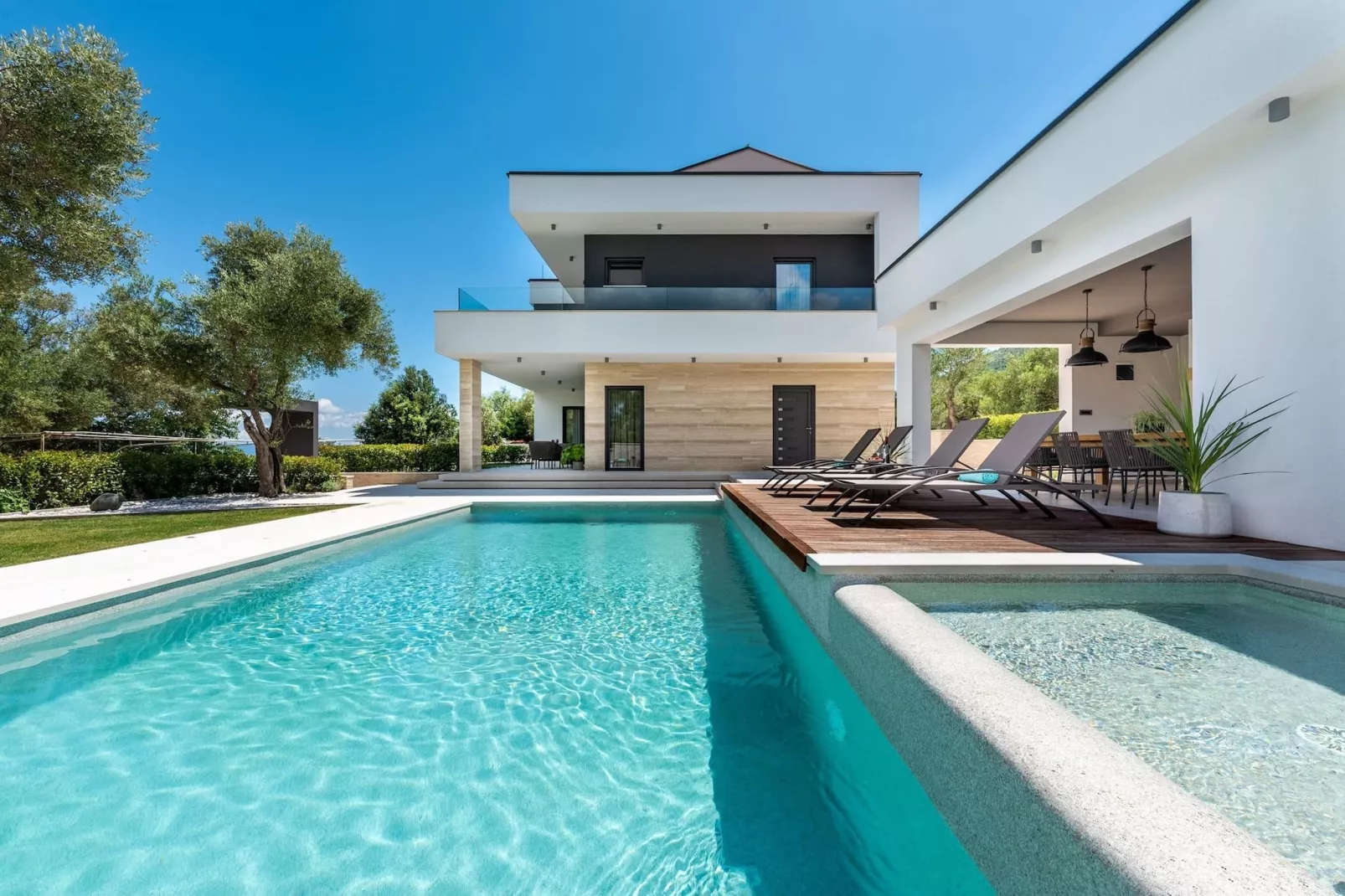 Luxurious Villa Laurea-Zwembad
