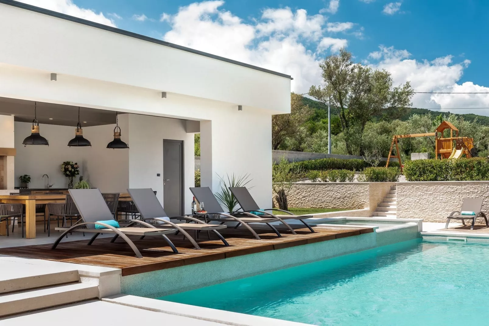 Luxurious Villa Laurea-Zwembad